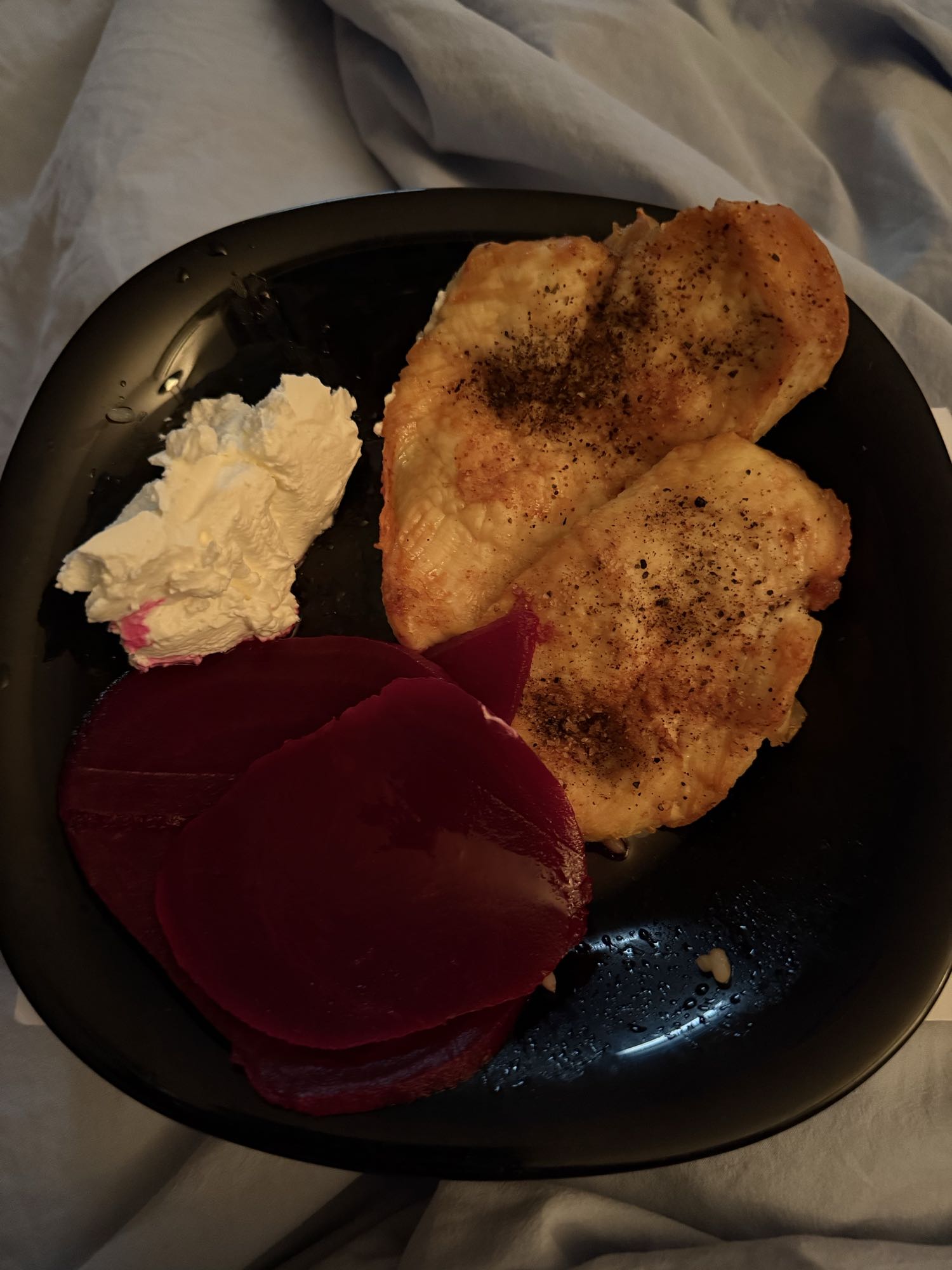 Chicken with beets & cream