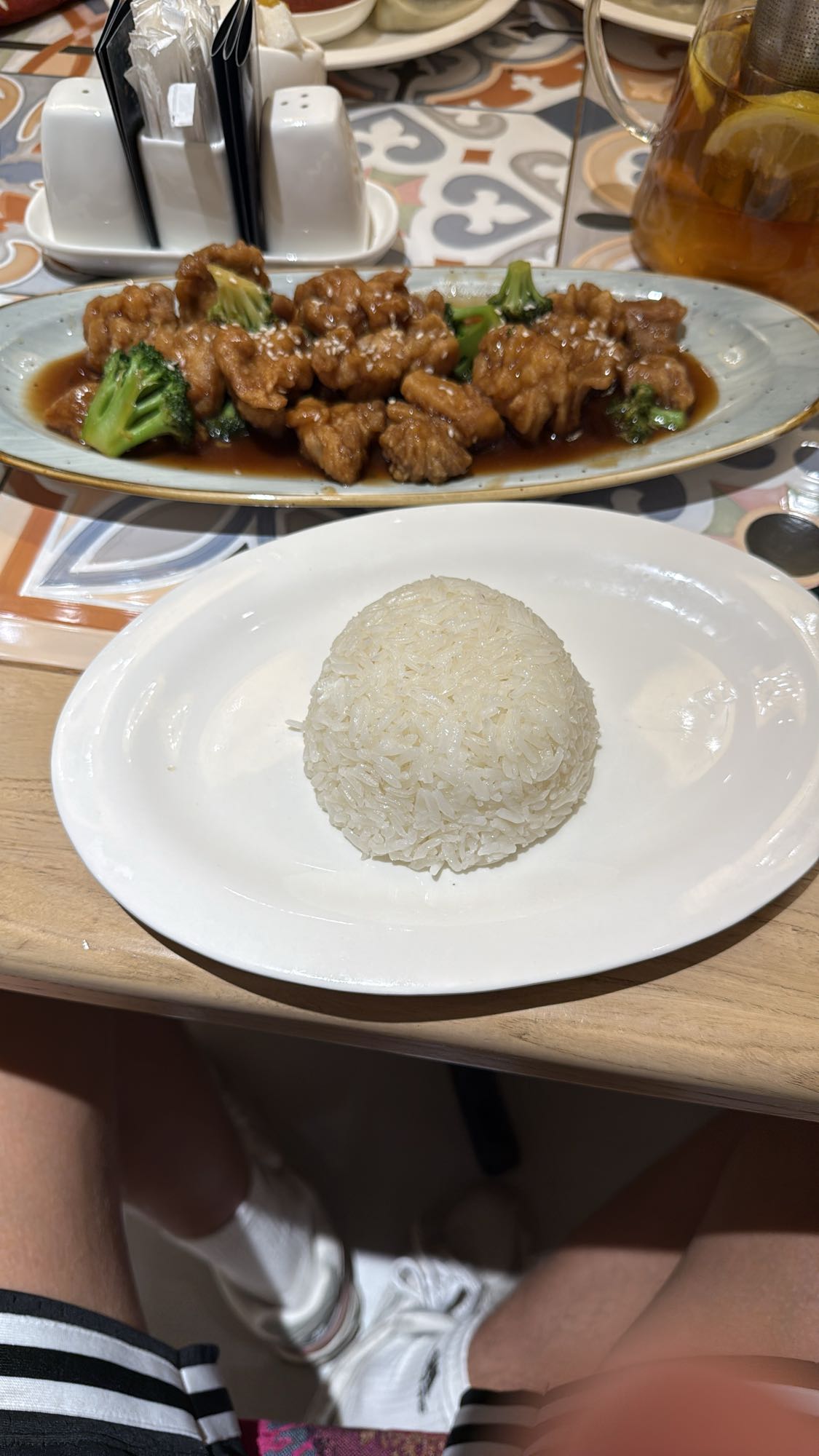 Курица в соусе с рисом