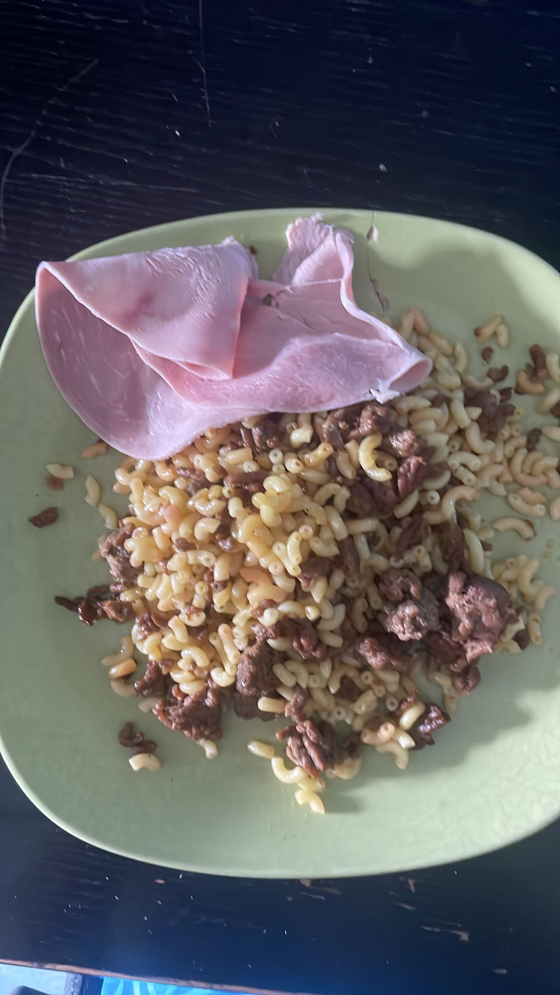 Pâtes au bœuf et jambon