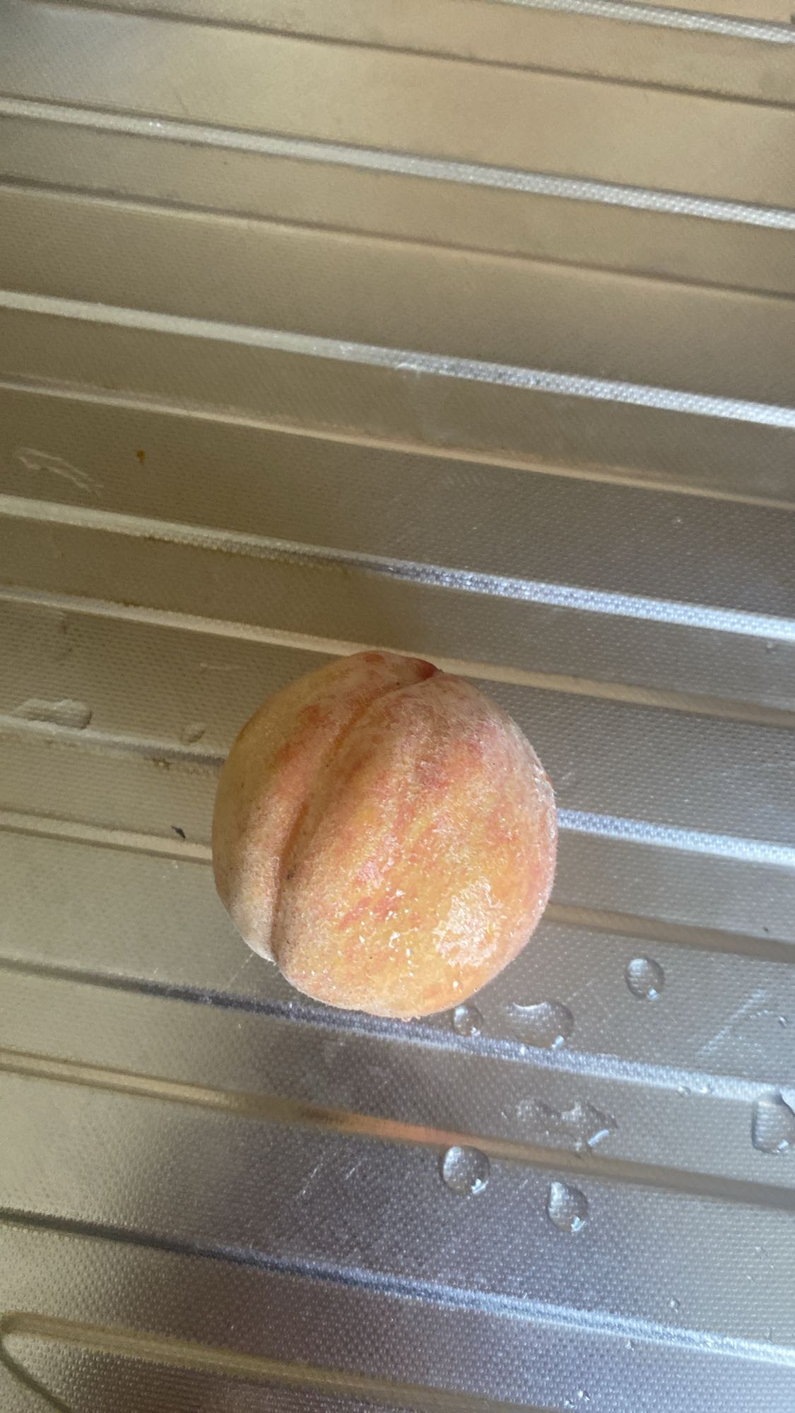 Świeża brzoskwinia