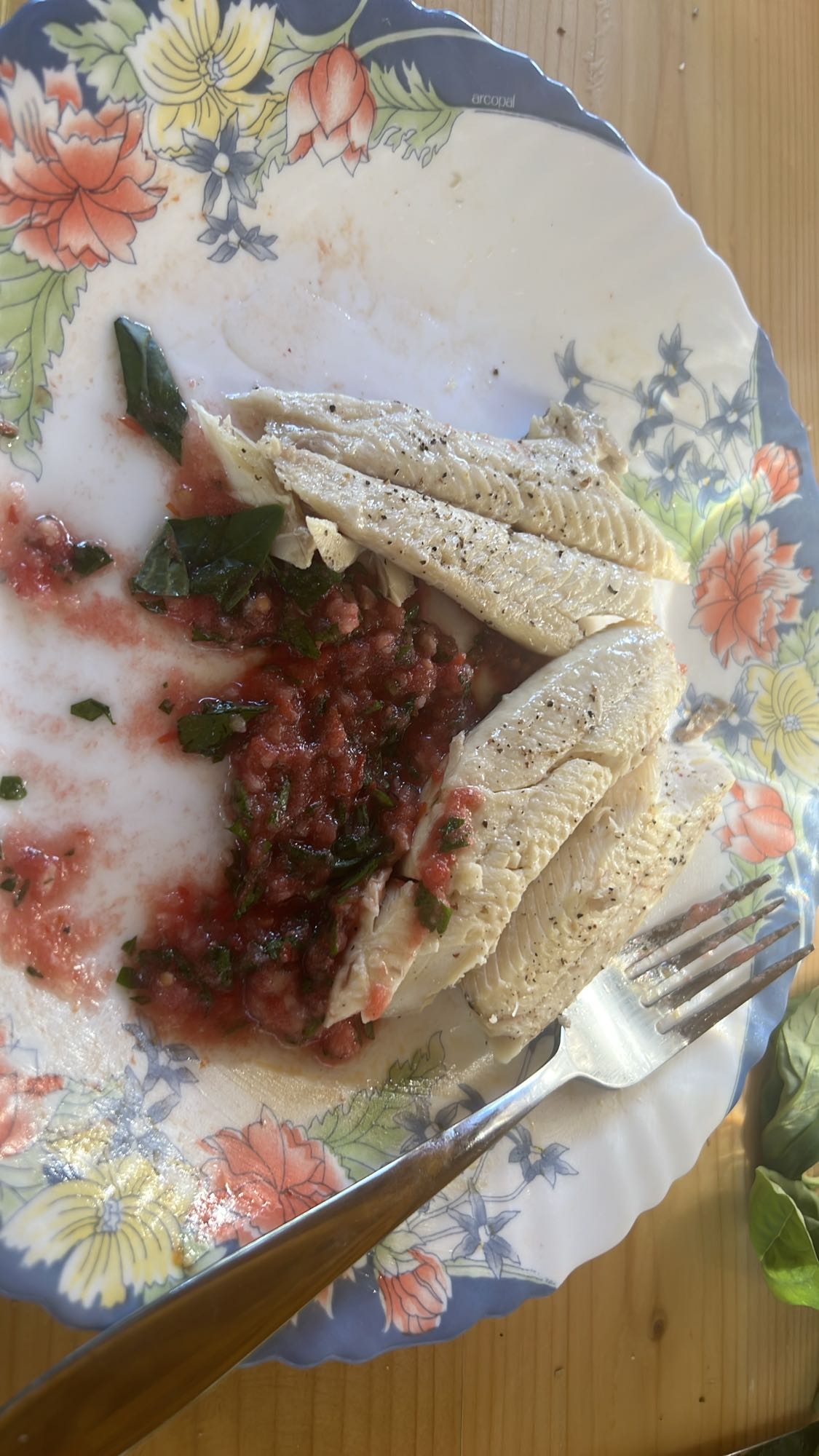 Păstrăv cu sos de roșii