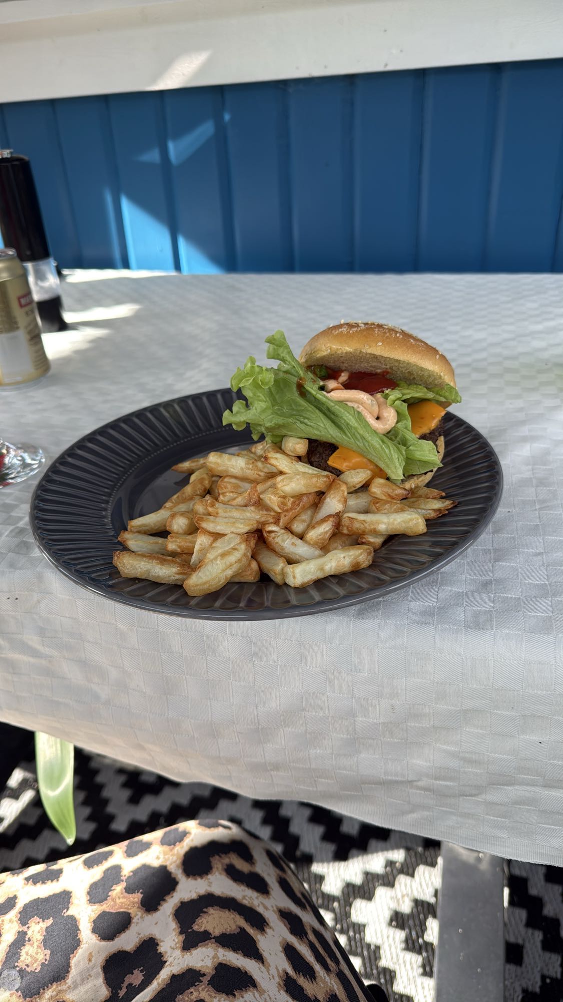 Hamburgare med pommes
