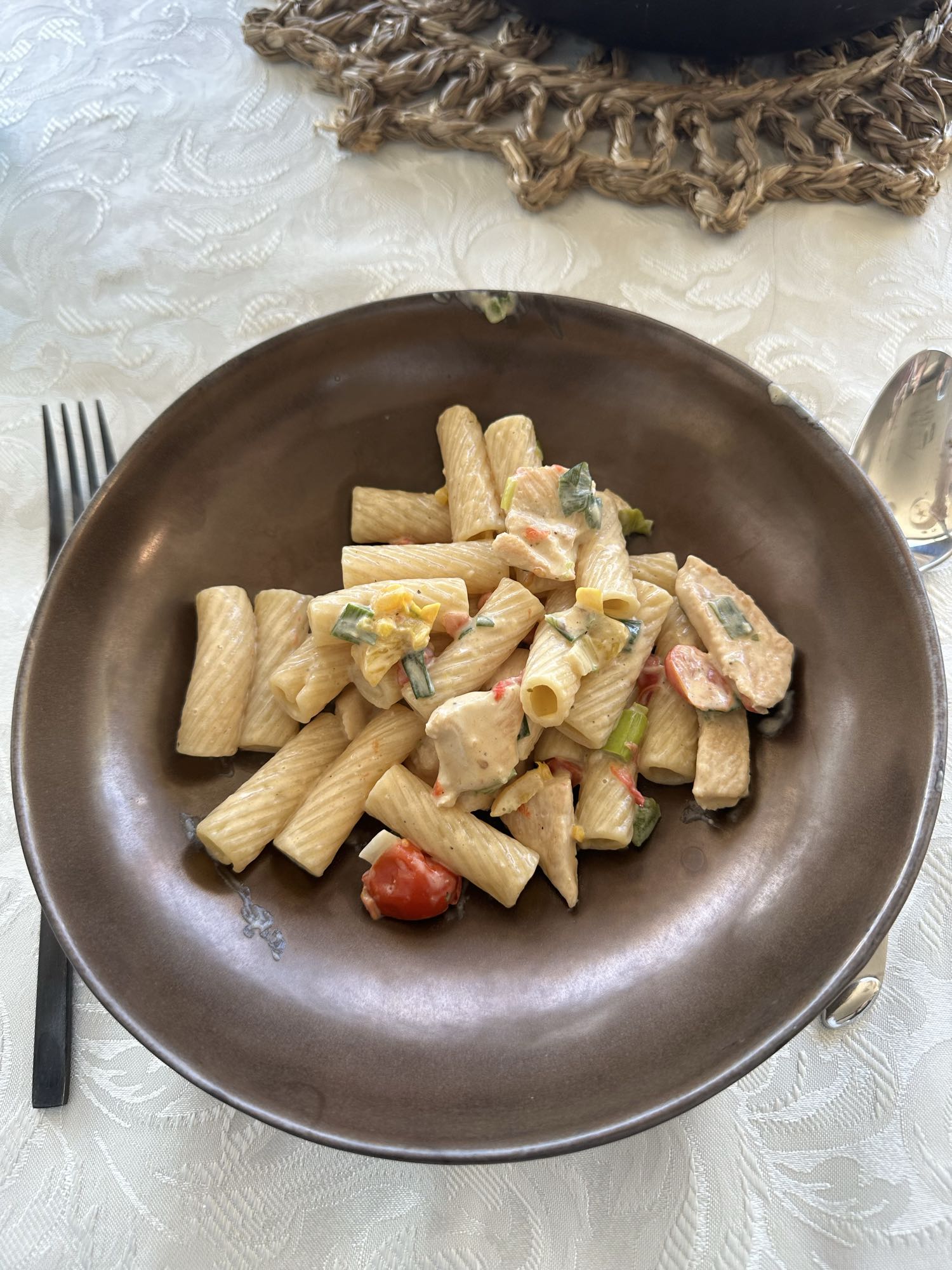 Pasta con pollo y verduras