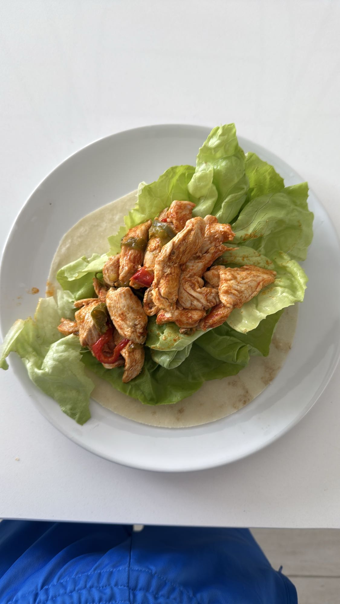 Wrap de pollo y lechuga