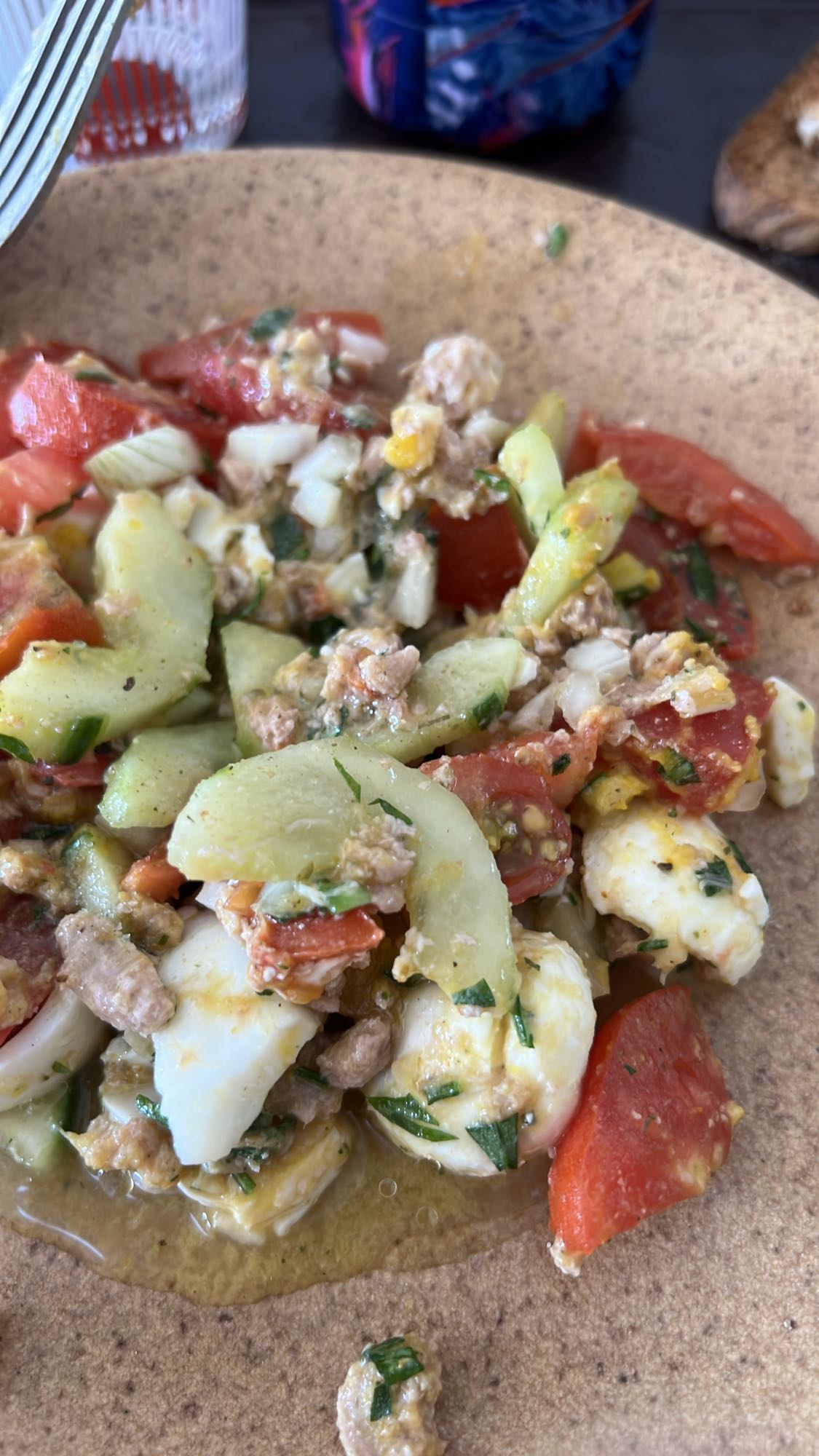 Salade œufs thon légumes