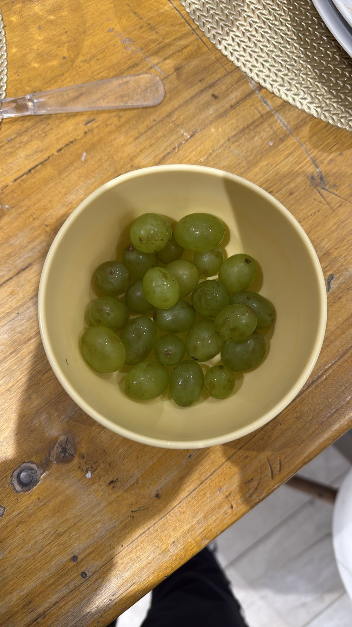Uvas verdes frescas