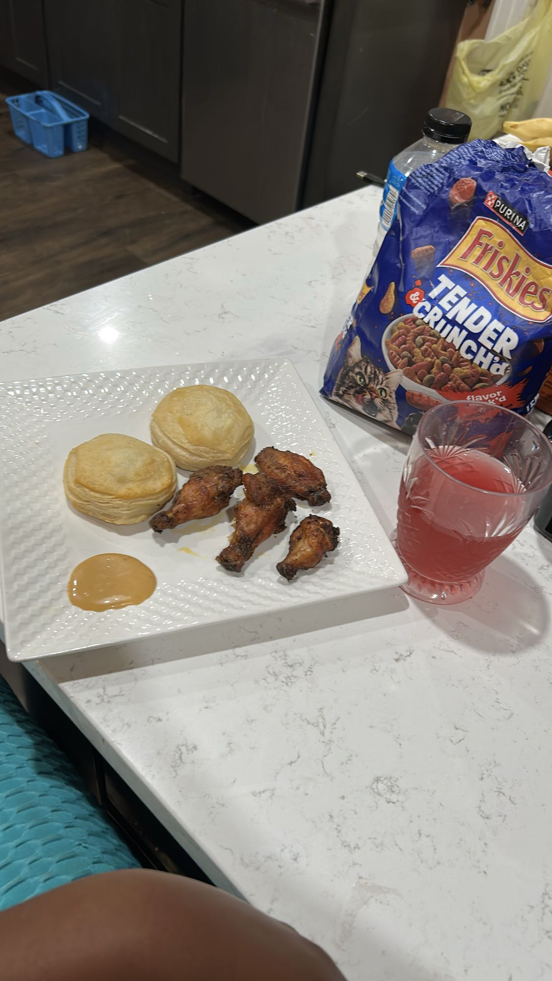 Wings and Biscuits Plate