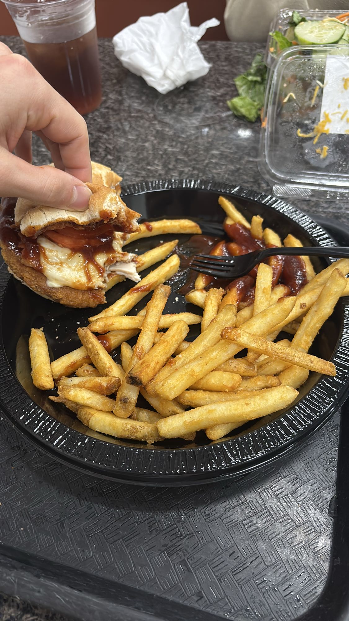 Sándwich de pollo y papas