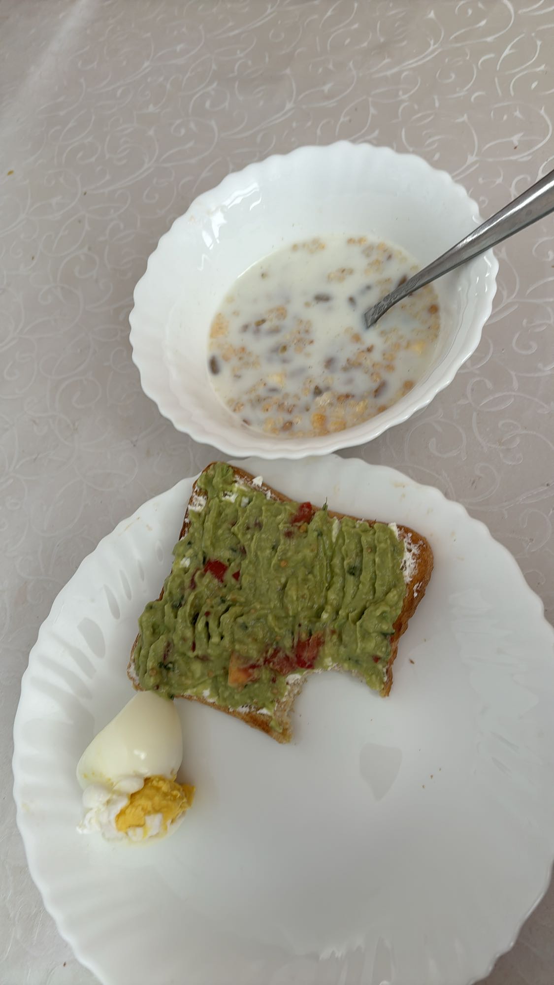 Авокадо тост и каша