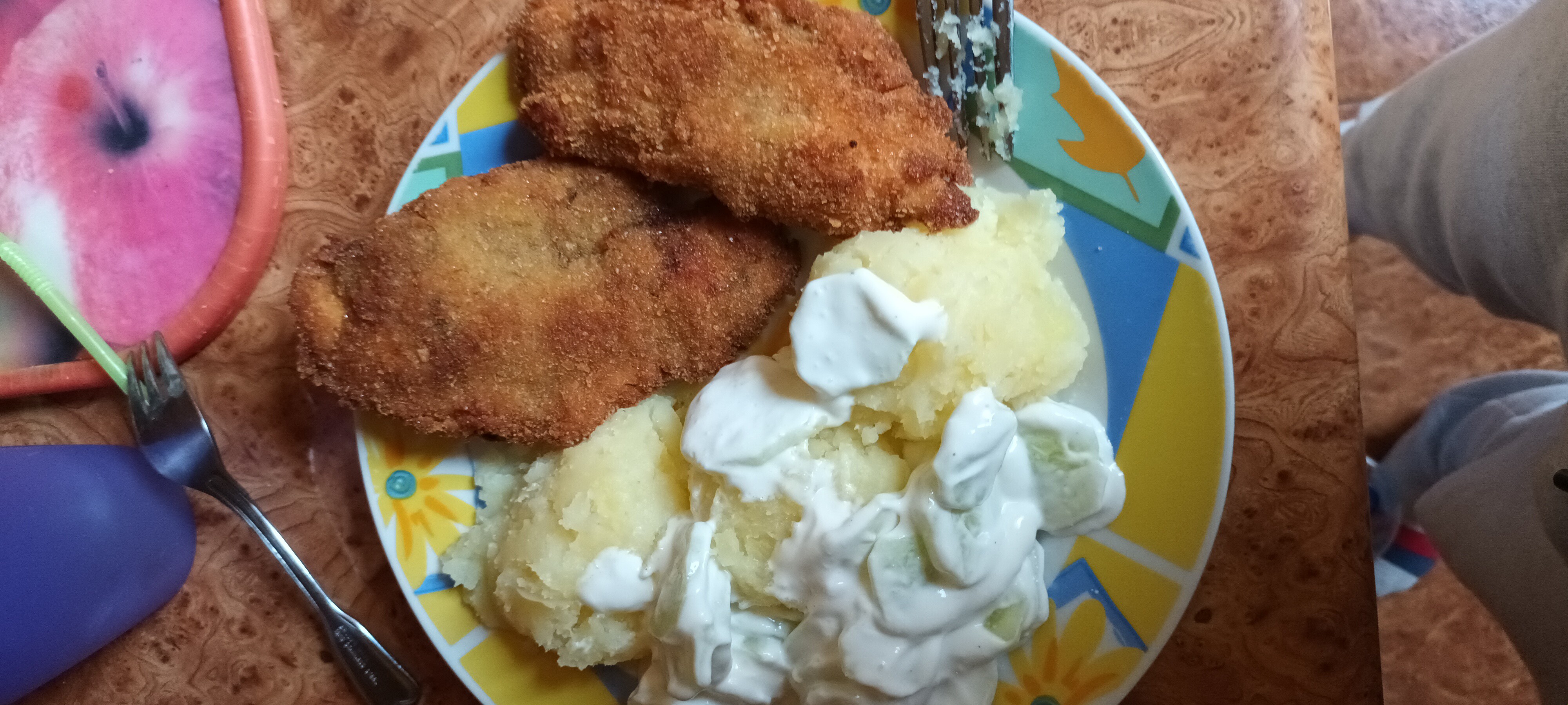 Breaded cutlet with potatoes