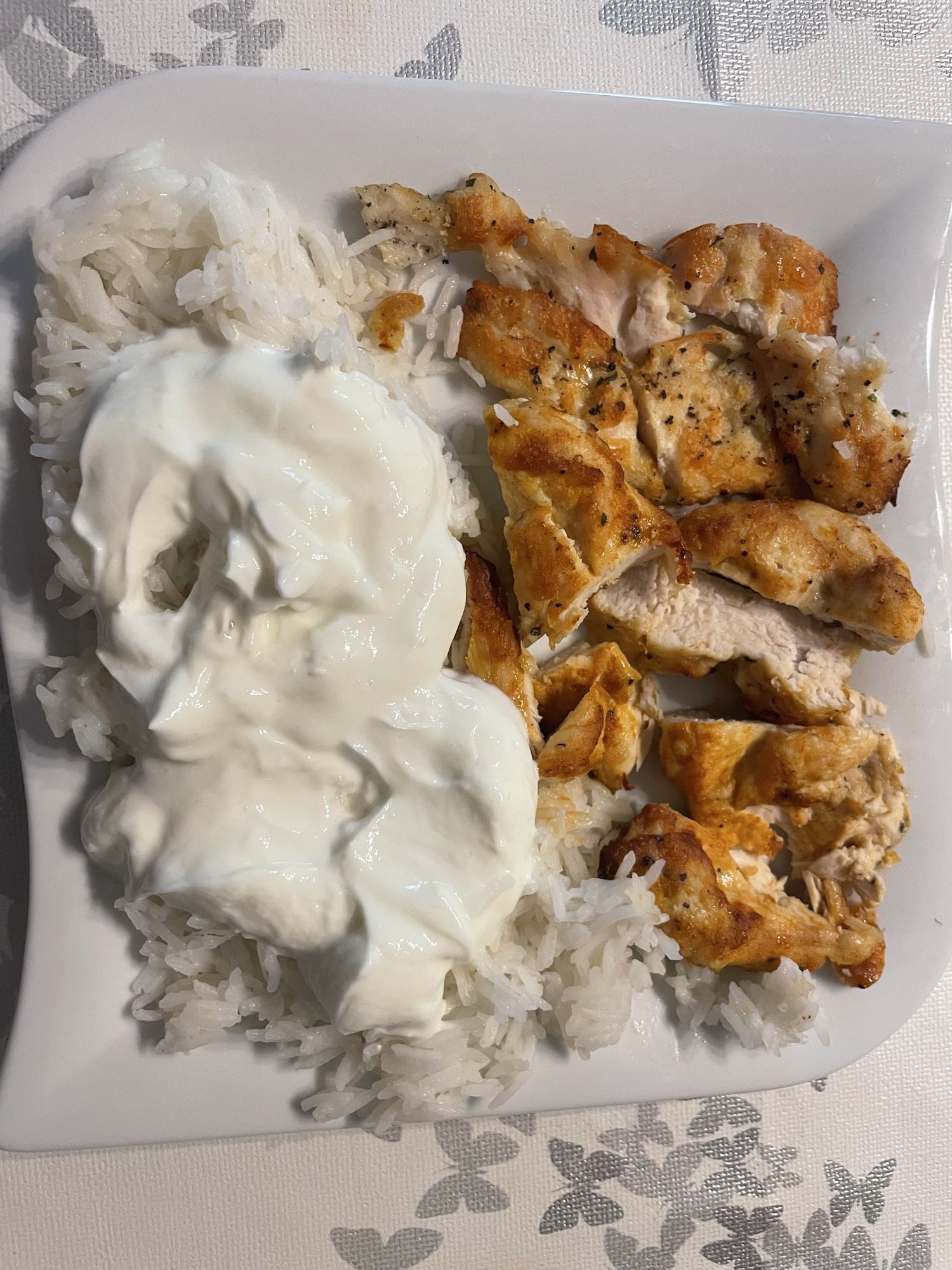 Hähnchen Brust mit Basmatireis und Quark Creme Joghurt