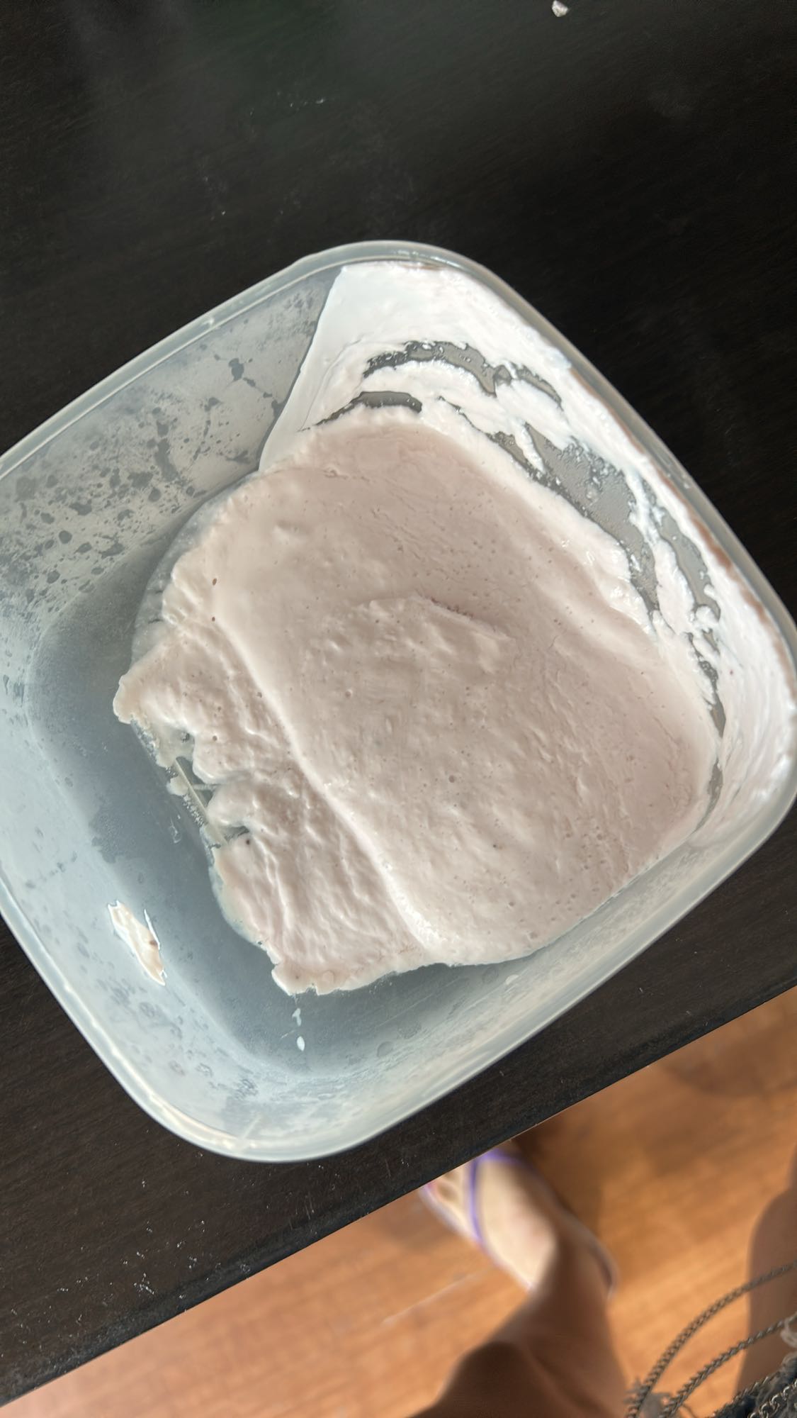 Quark proteic fără zahăr adăugat cu aromă de căpșuni