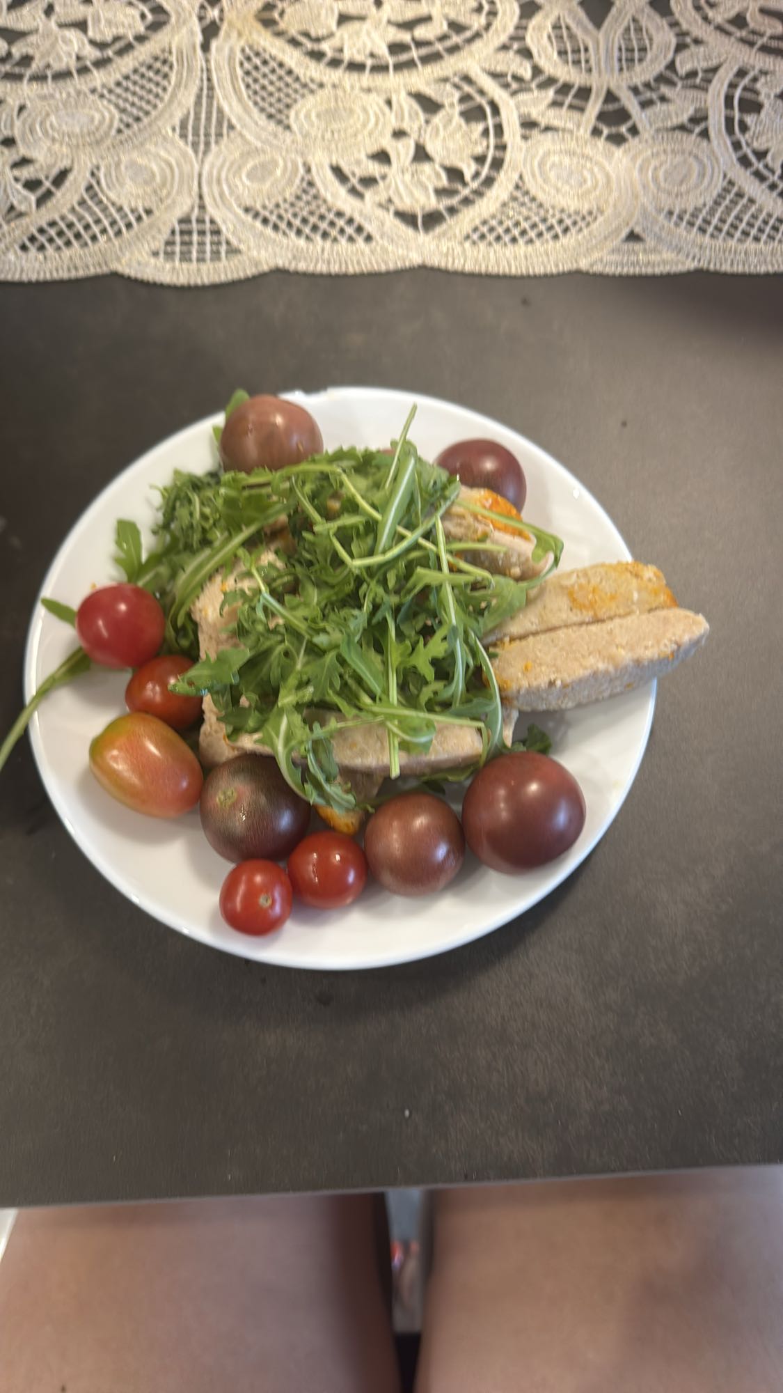 Sałatka z kurczakiem i pomidorami