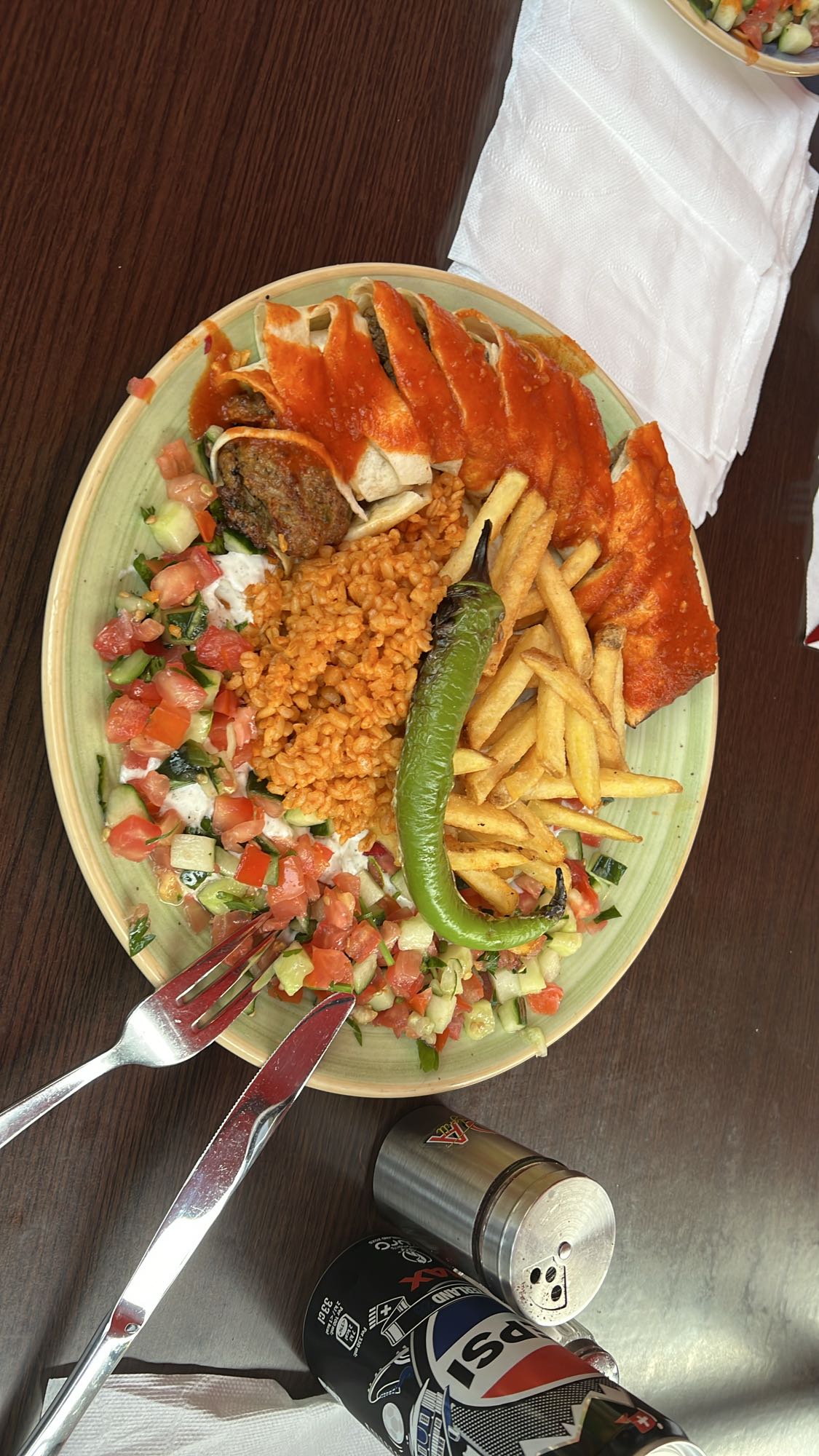 Kebabtallrik med ris och pommes