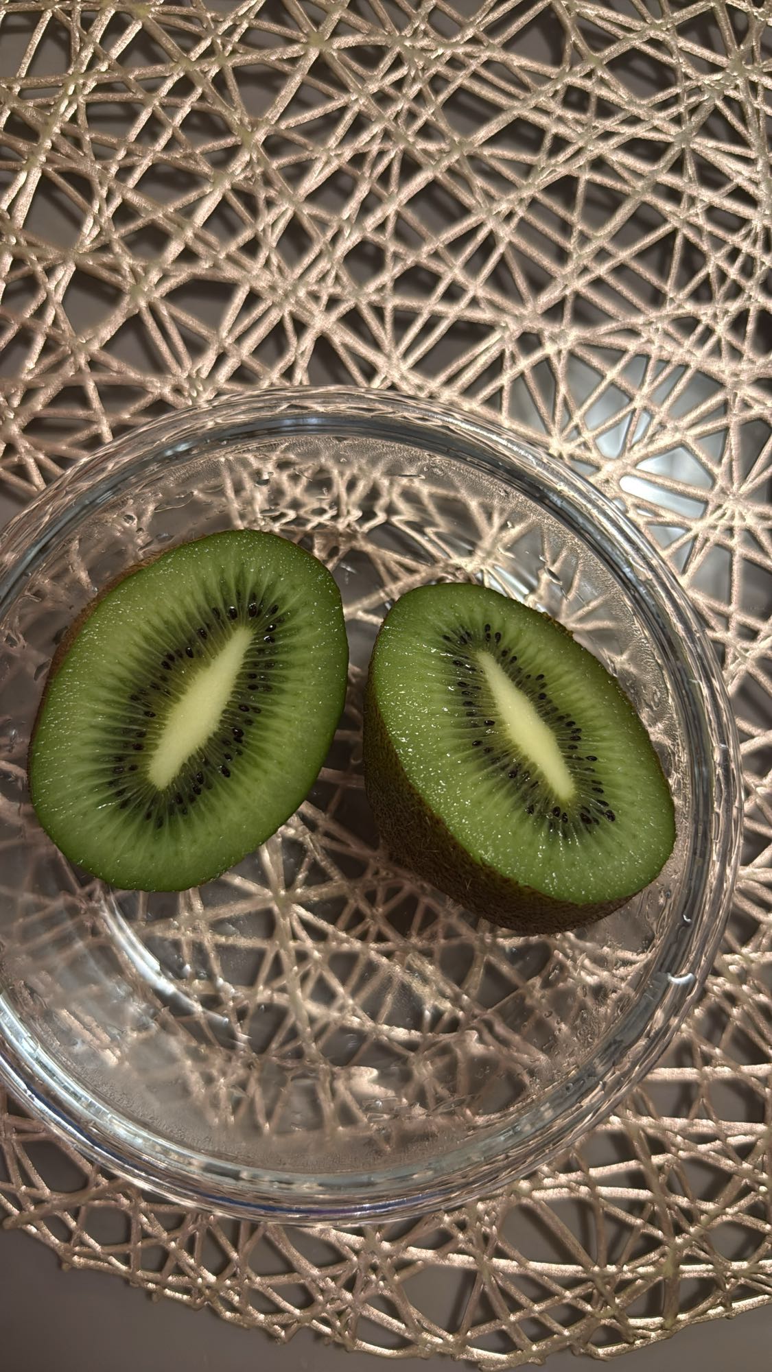 Половинки киви