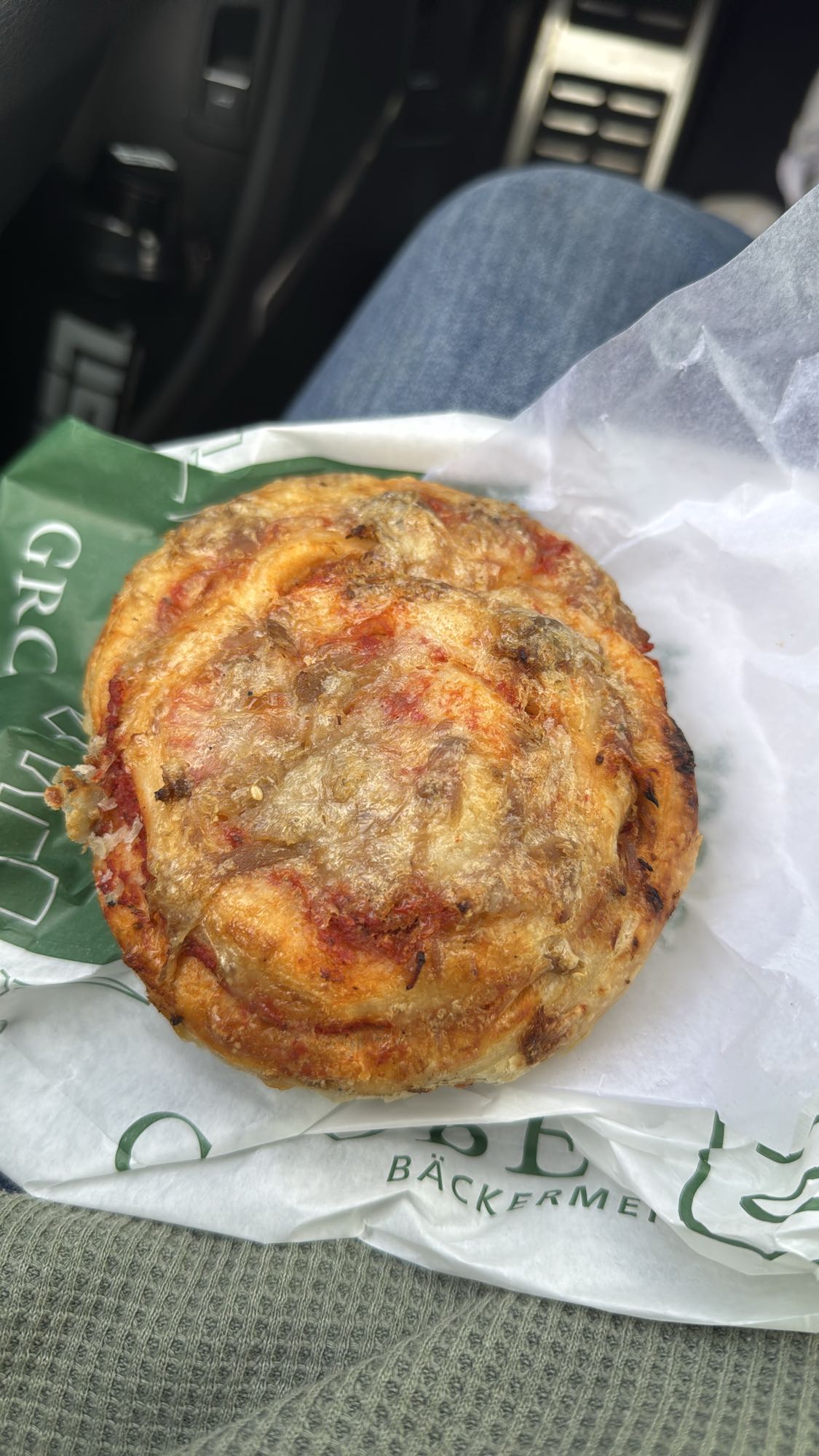 Thunfisch-Pizzabrötchen mit Blätterteig