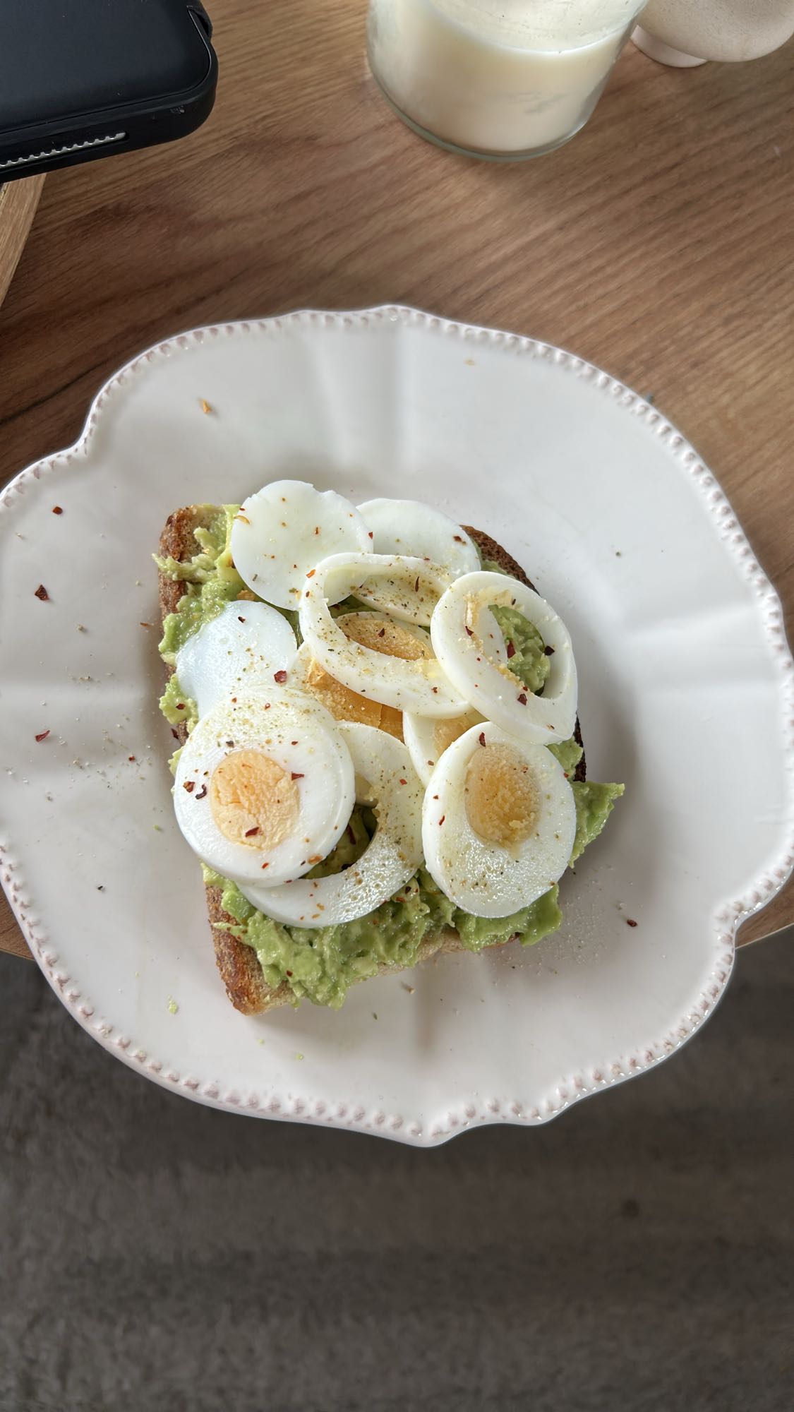 Avokadomacka med ägg