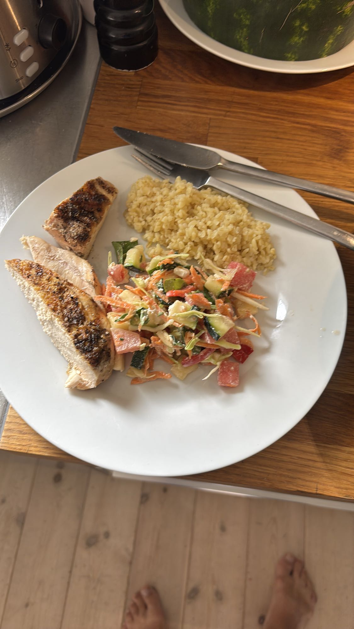 Kyckling med bulgur och sallad