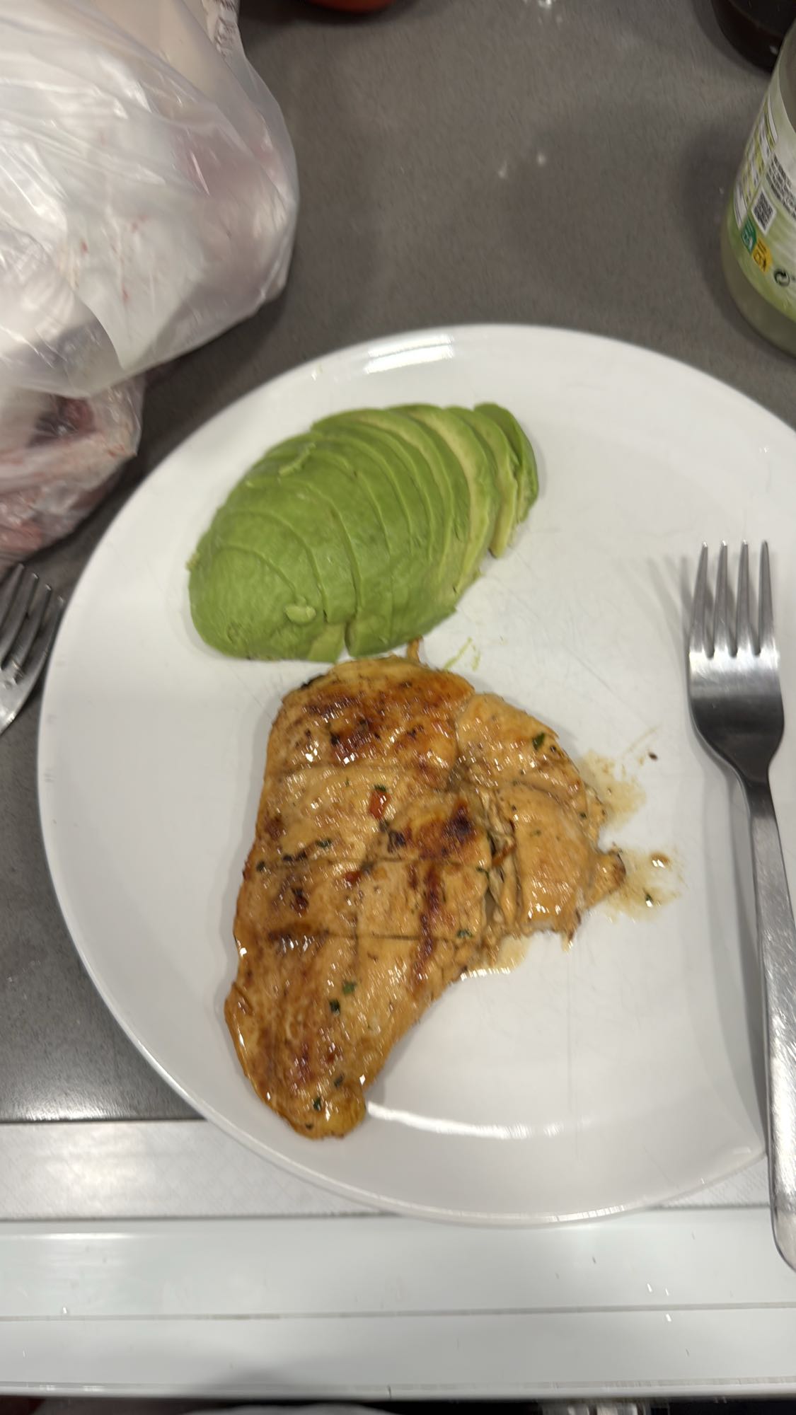 Pollo con aguacate