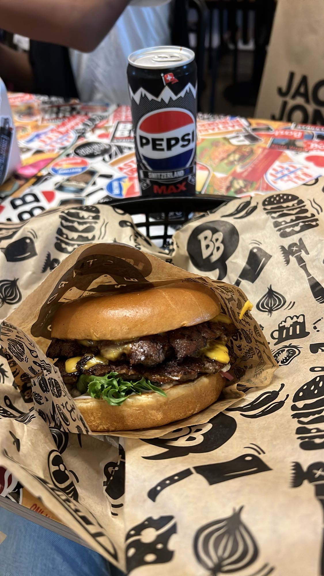 Dubbelburgare med Pepsi