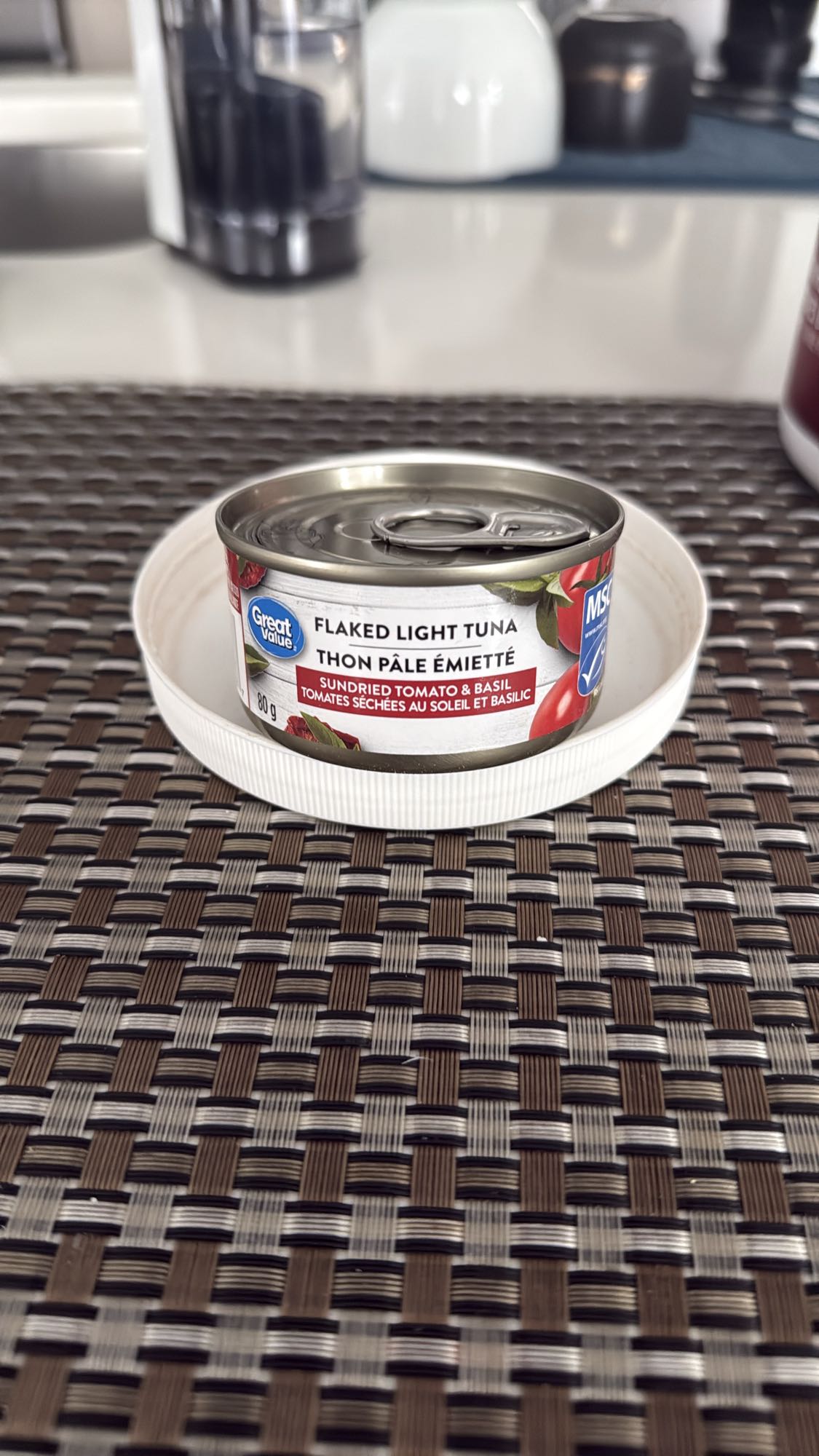 Thon pâle émietté tomate basilic