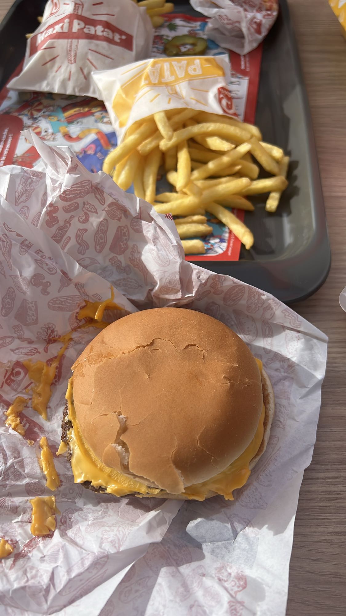 Cheeseburger met friet