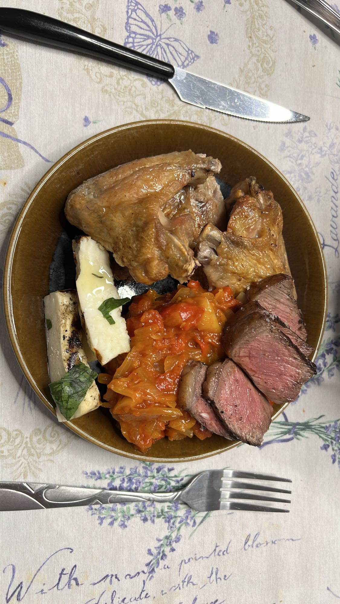 Friptură cu legume și brânză