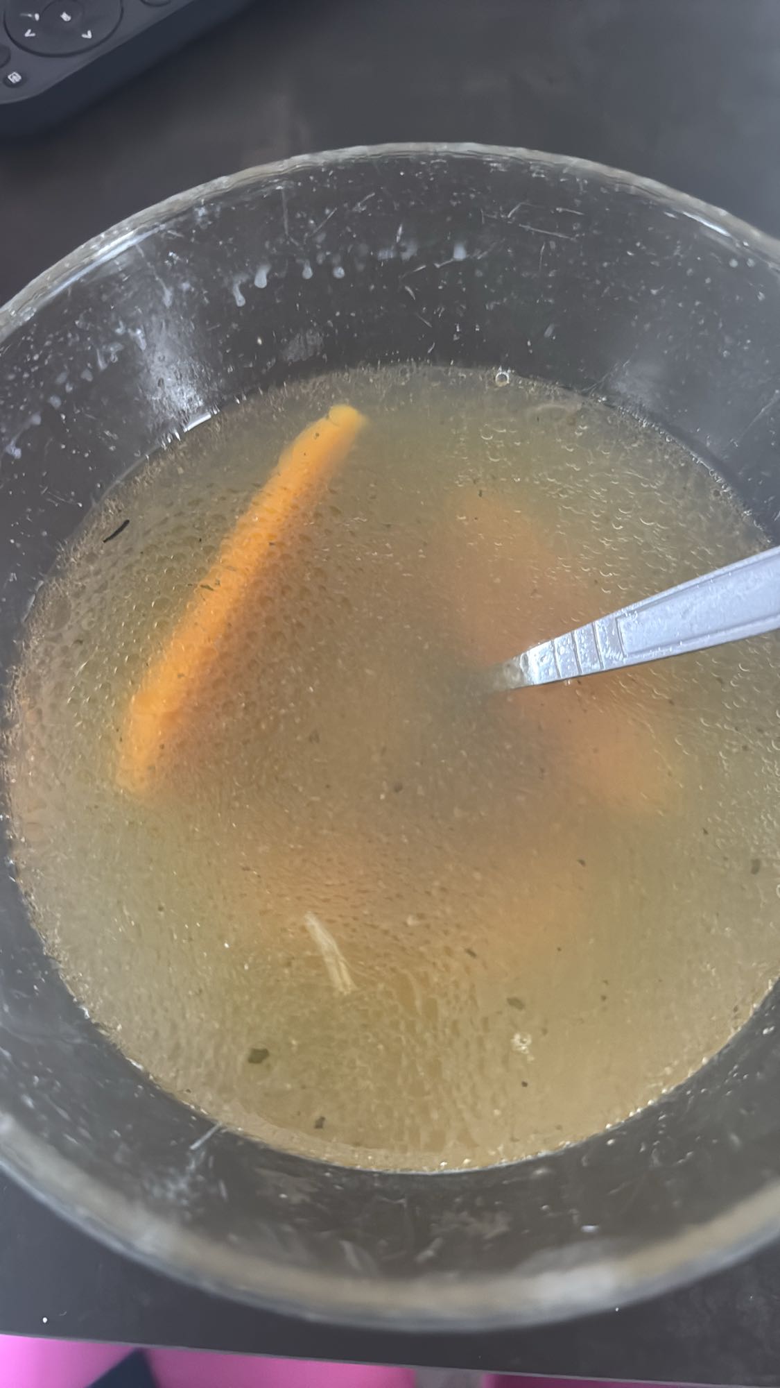 rosół z marchewką