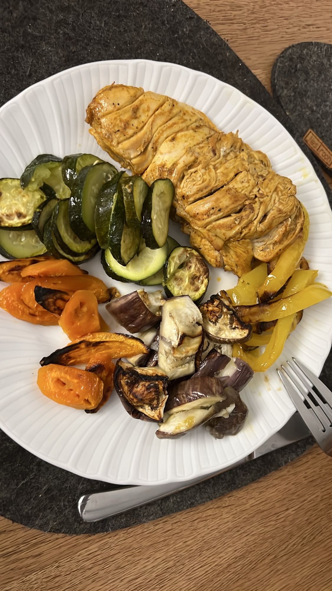 Tavuk ve Izgara Sebzeler