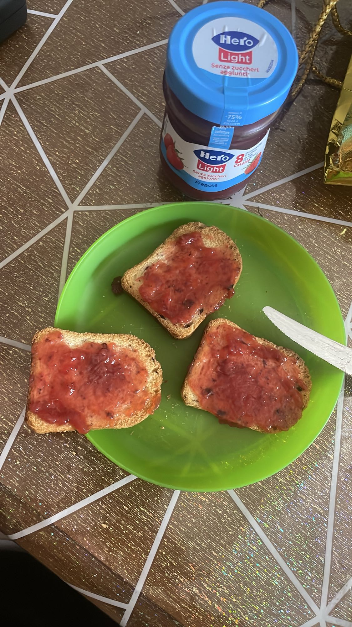 Pane tostato con marmellata