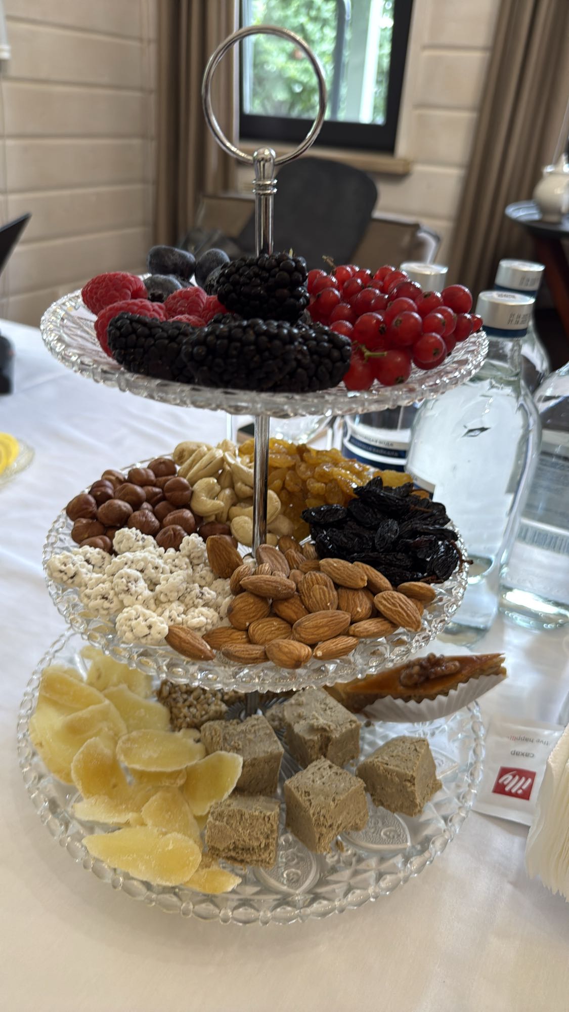 Фруктово-ореховая тарелка