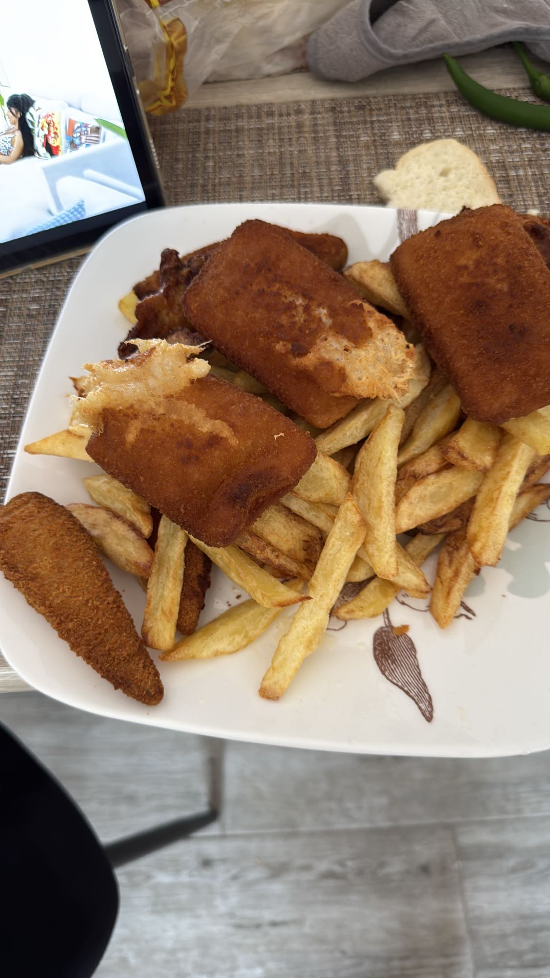 Pește pane cu cartofi prăjiți