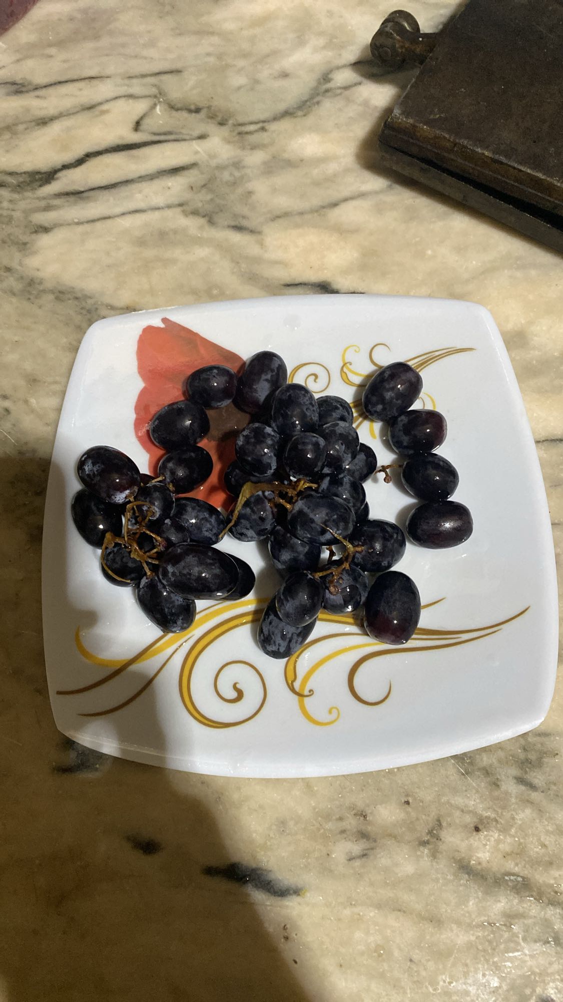 Black Grapes Plate