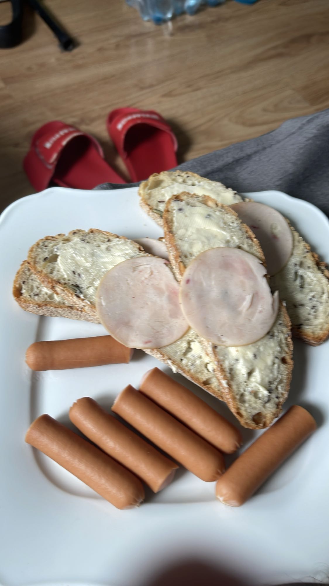 kanapki z parówkami