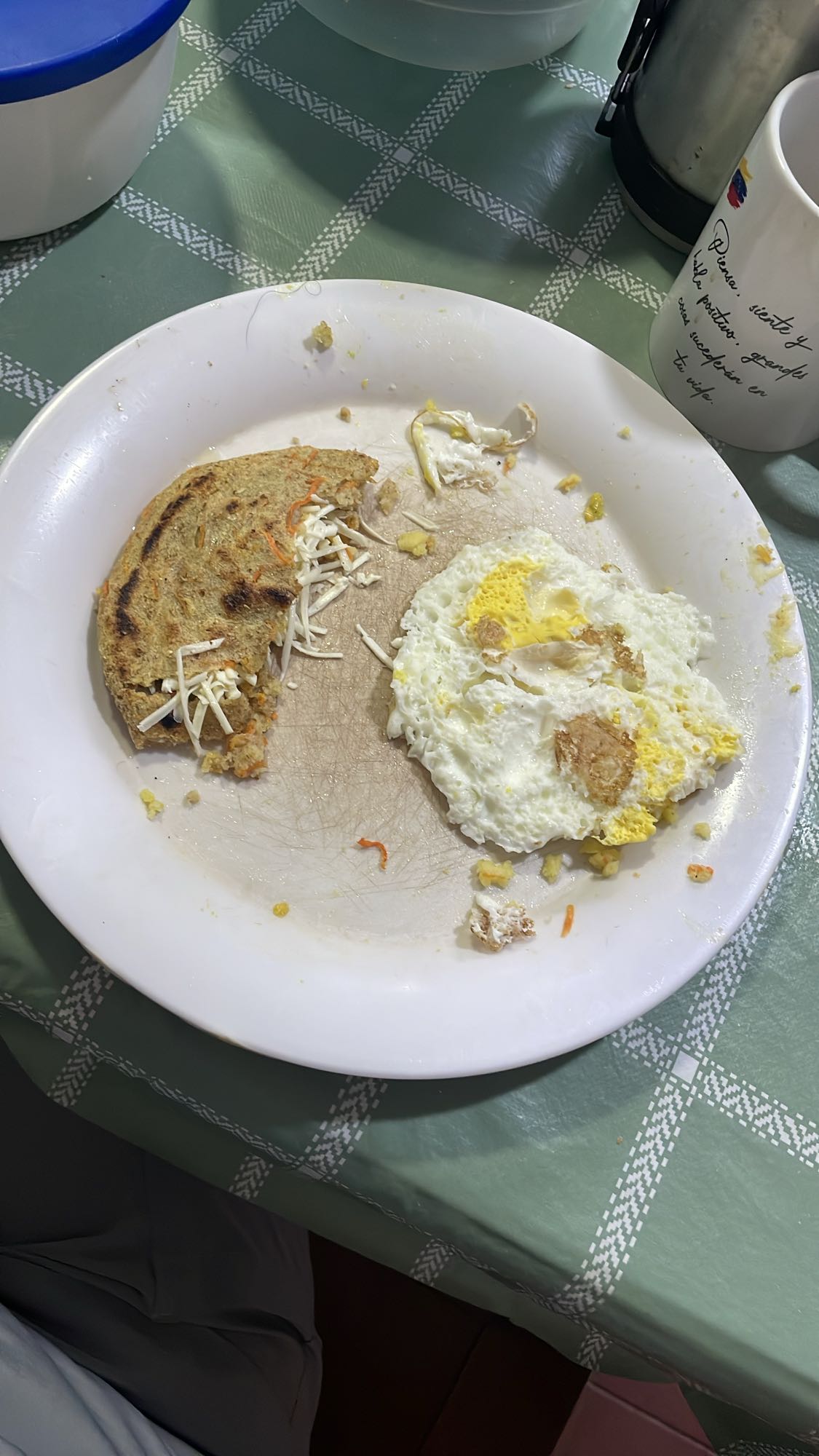 Pan con huevo y queso