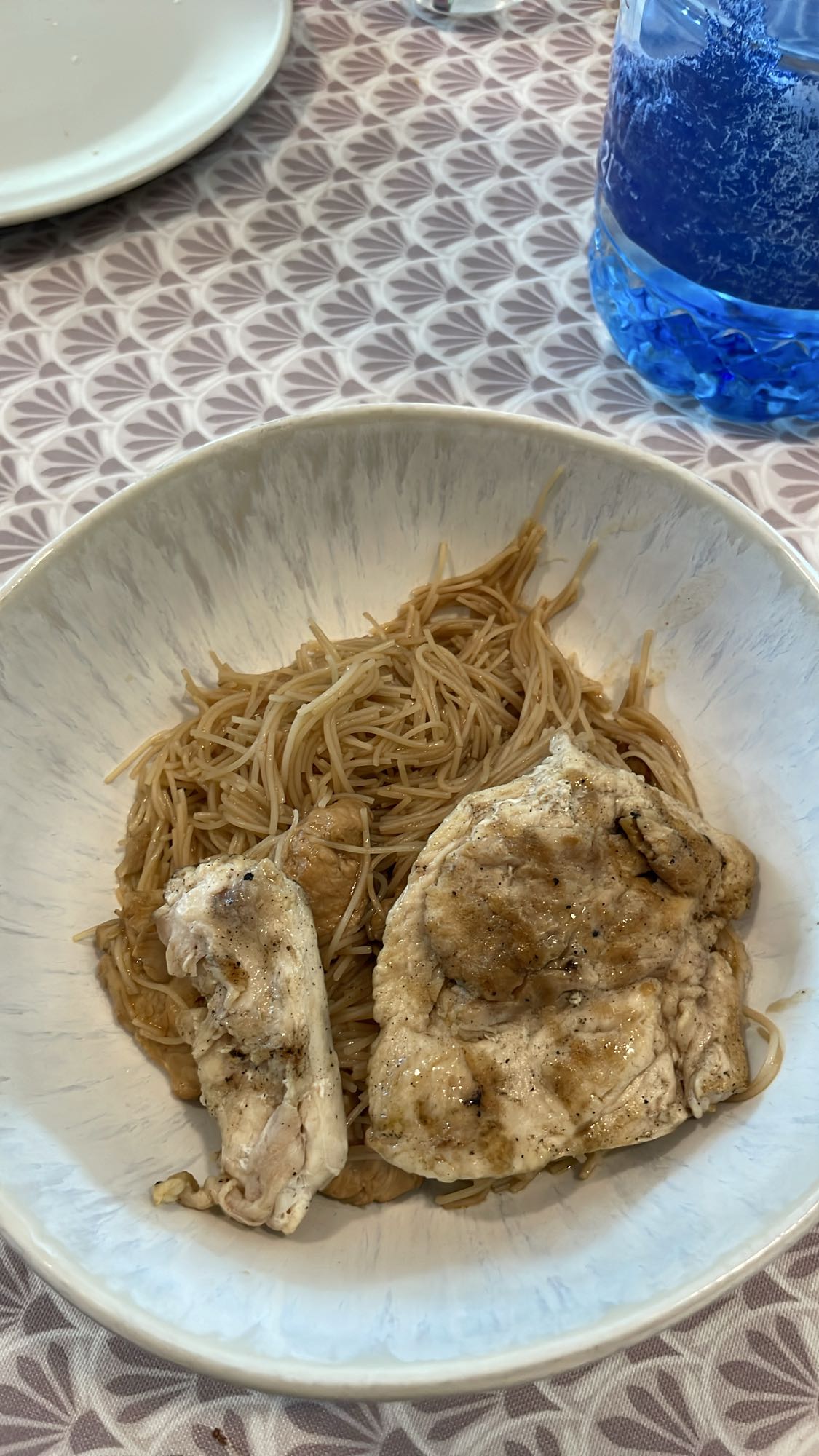 Piept de pui cu tăiței