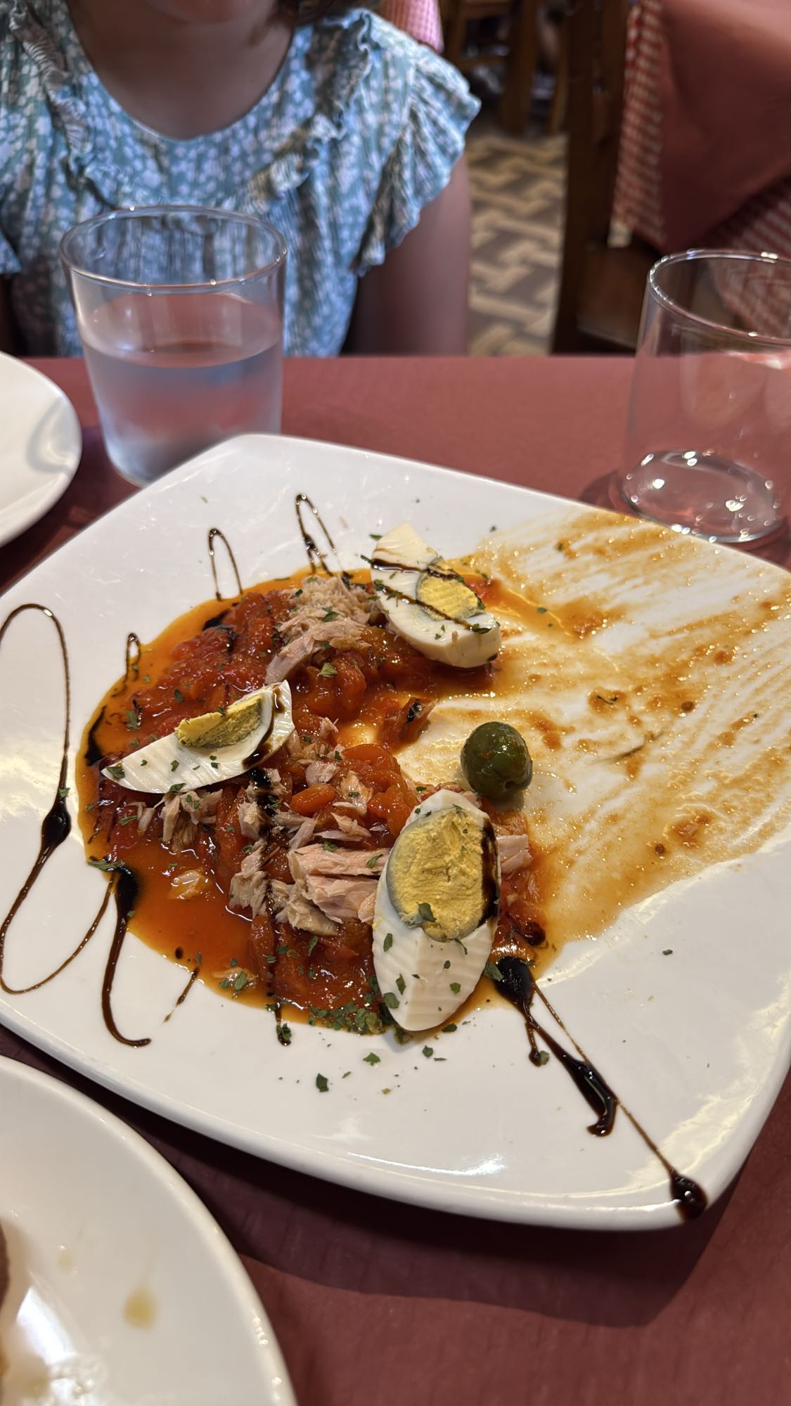 ensalada con atún y huevo