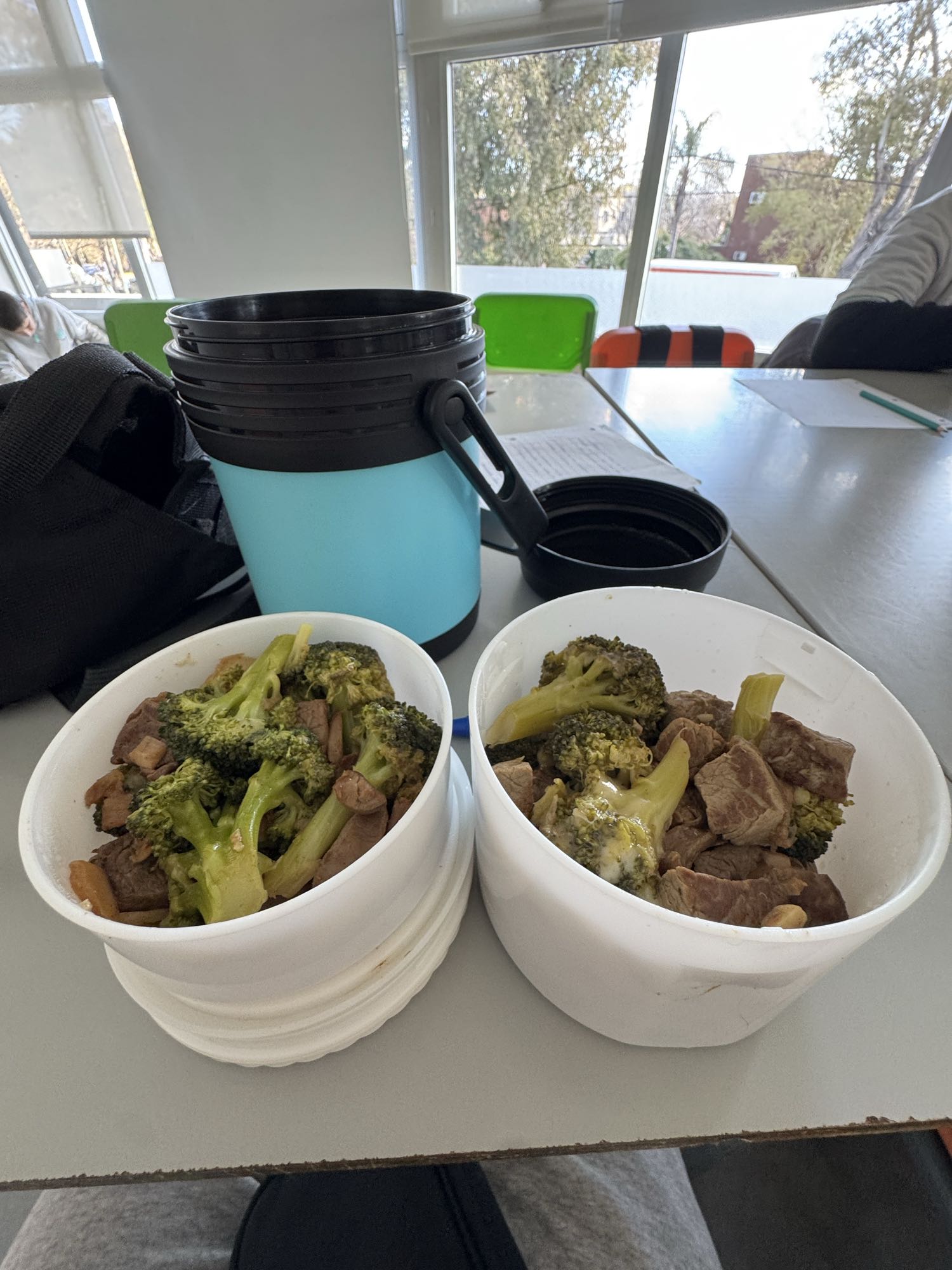 Carne con brócoli sin champiñones