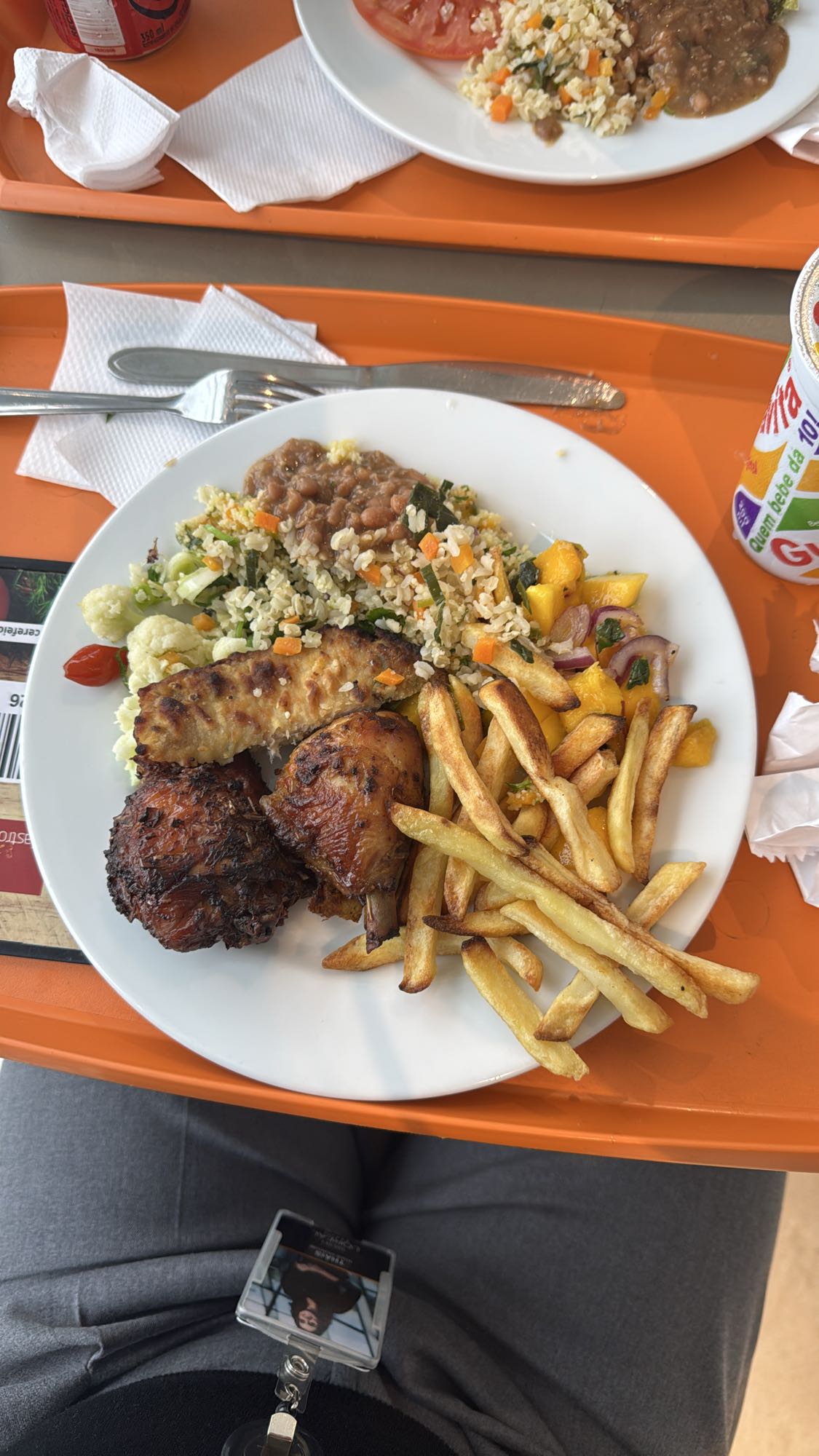 Frango com arroz e legumes