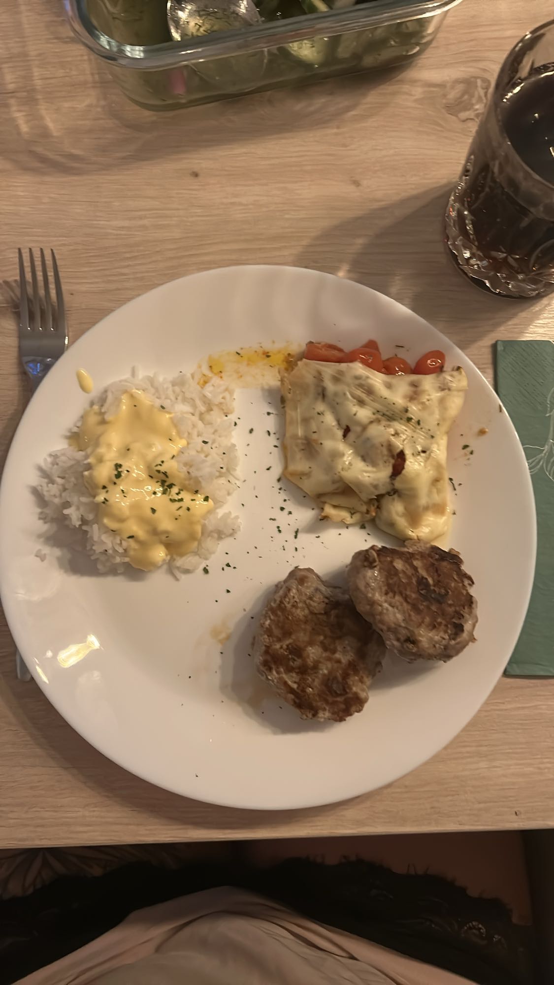 Reis mit Fleisch und Lasagne