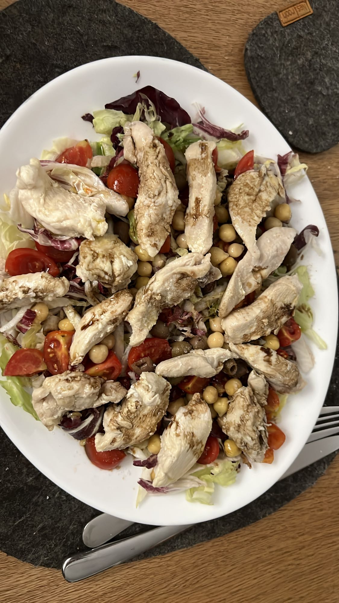 Kip salade met kikkererwten