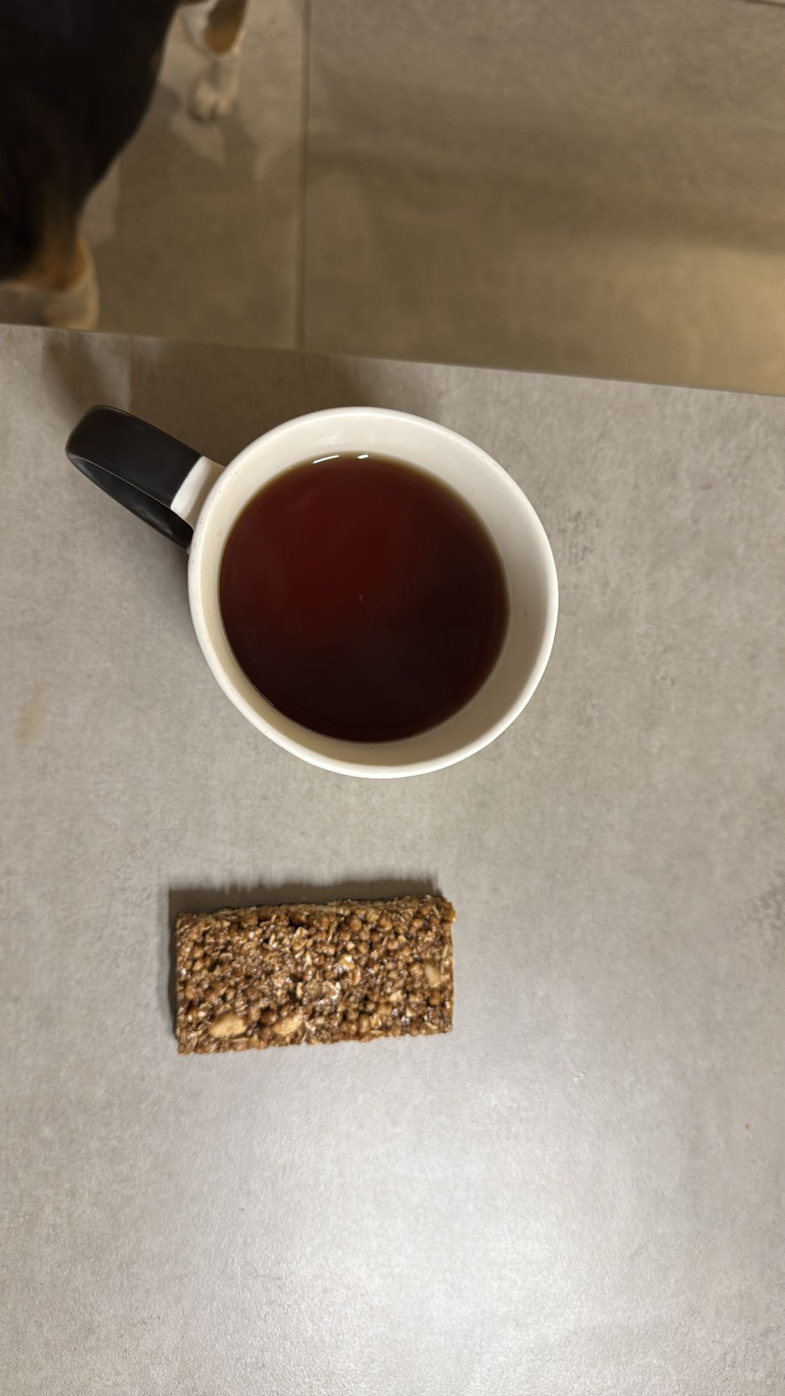 té con barra de cereal