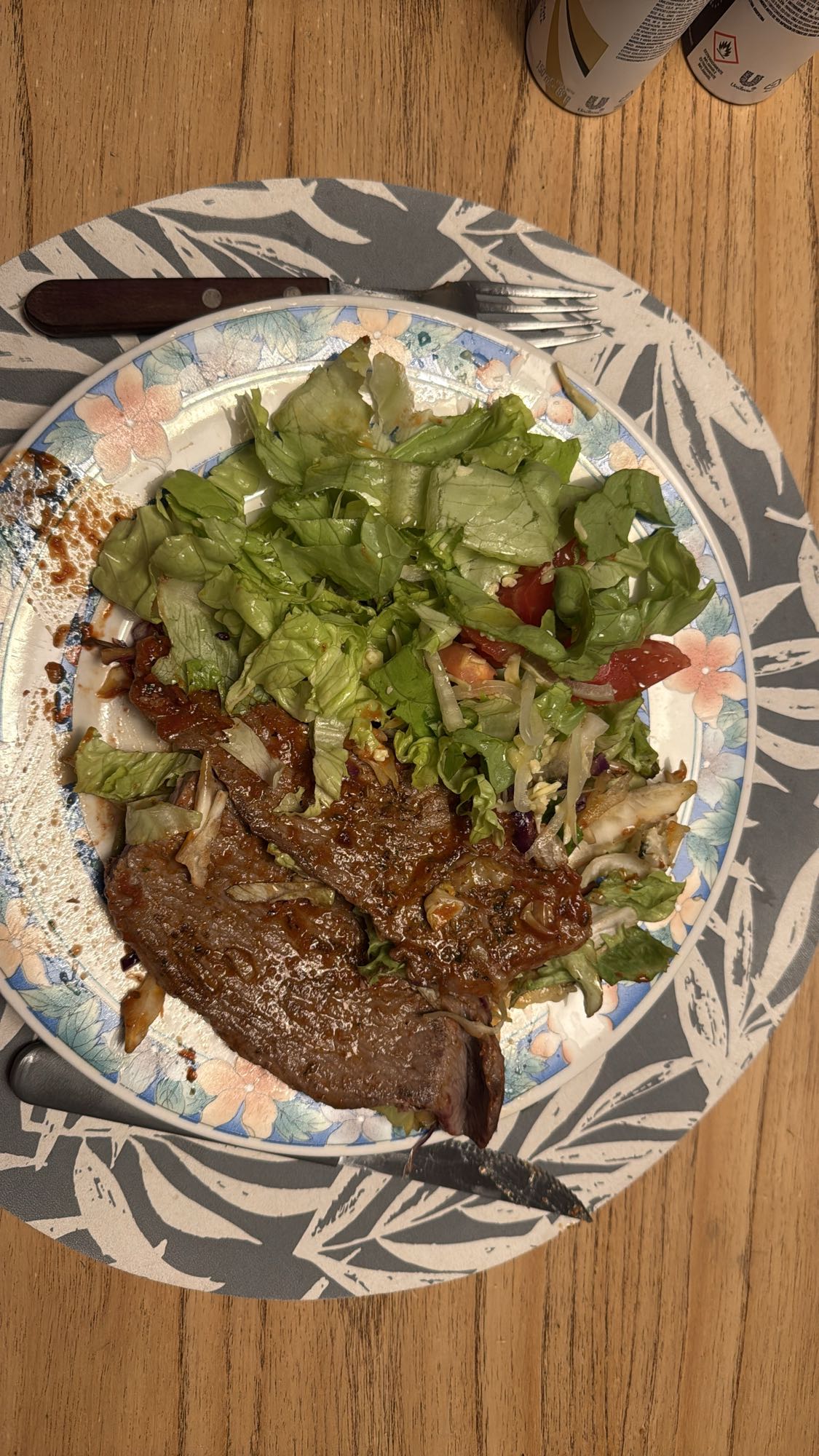 Bistec con ensalada