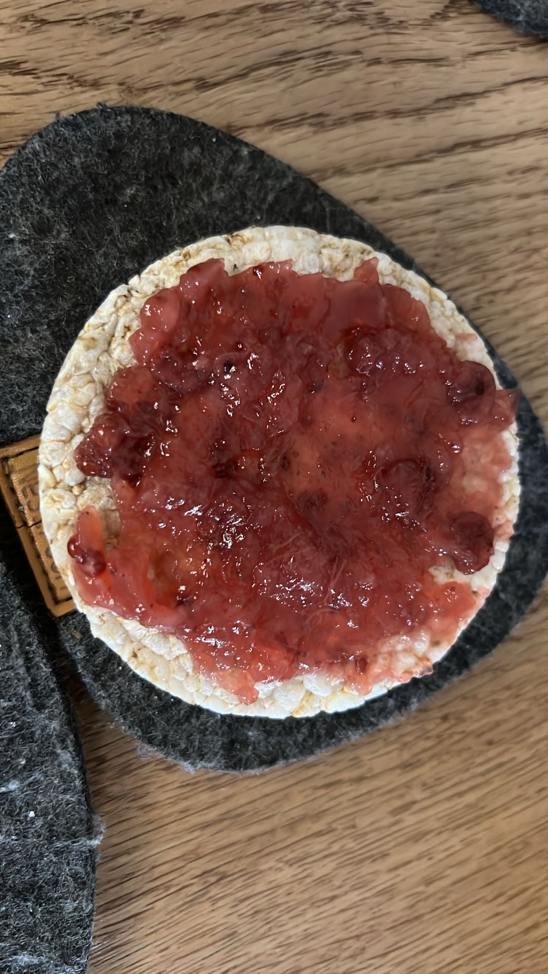 Reiswaffel mit Marmelade