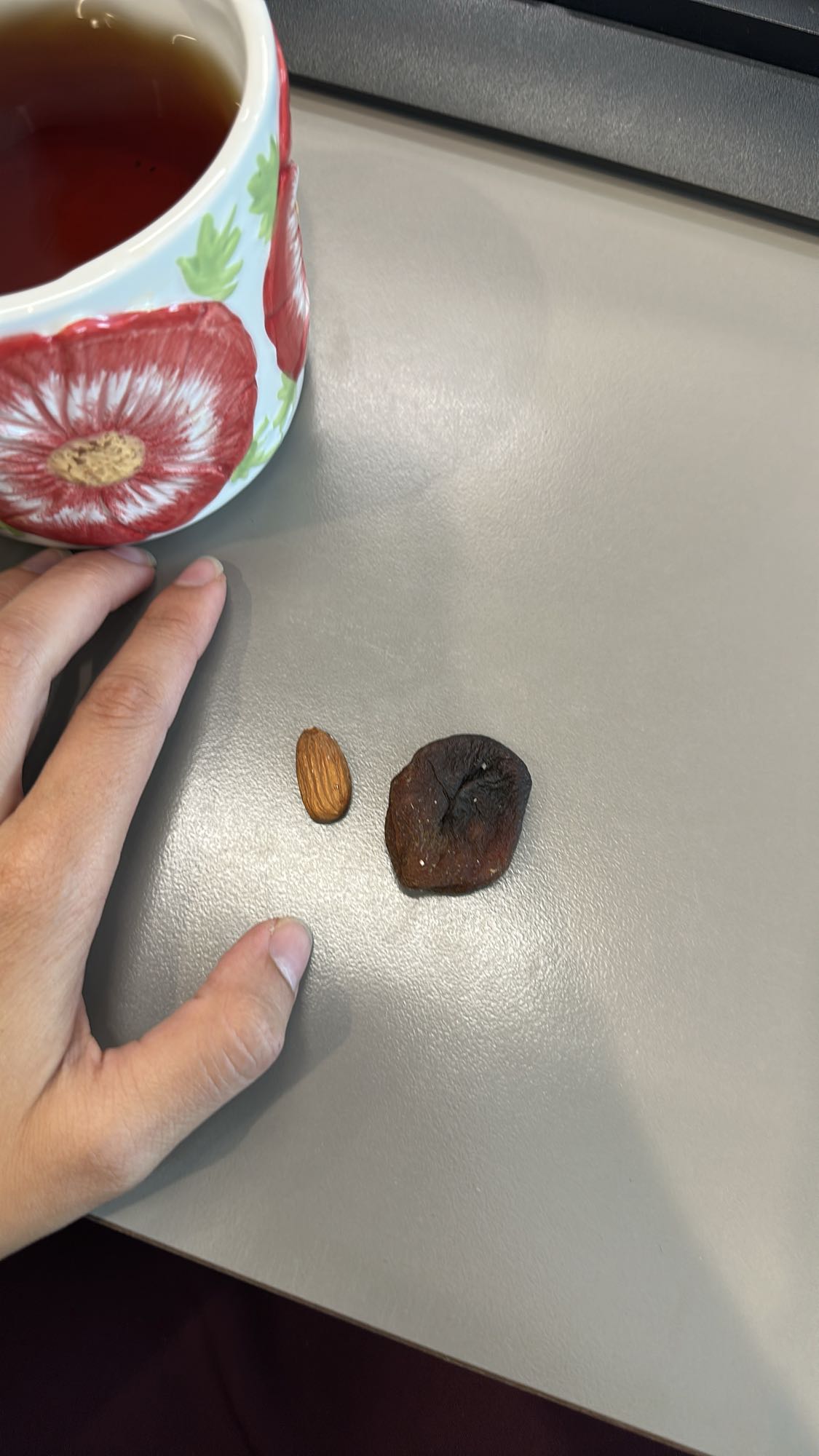 Tea with almond and apricot