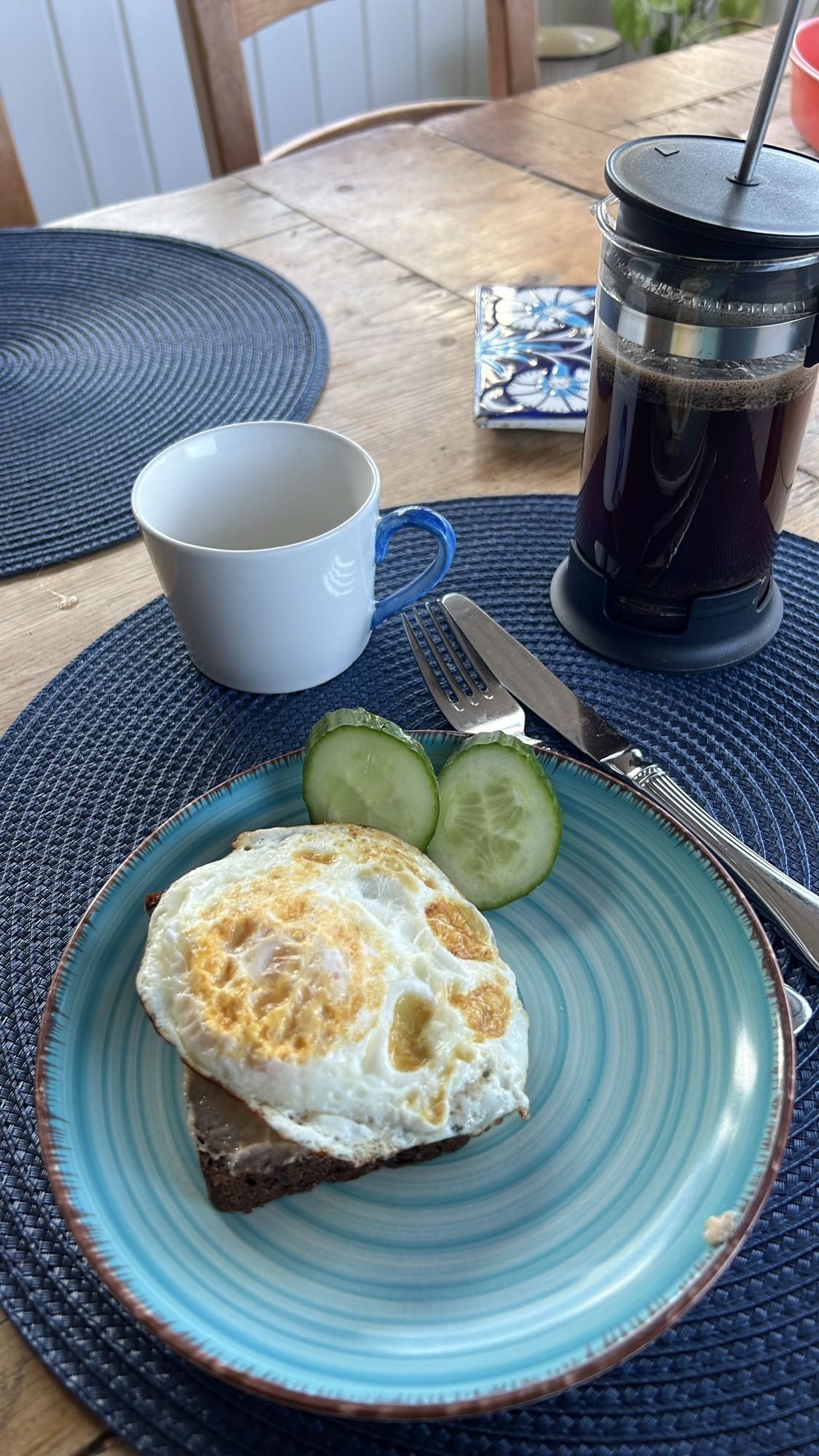 Stekt ägg på rågbröd