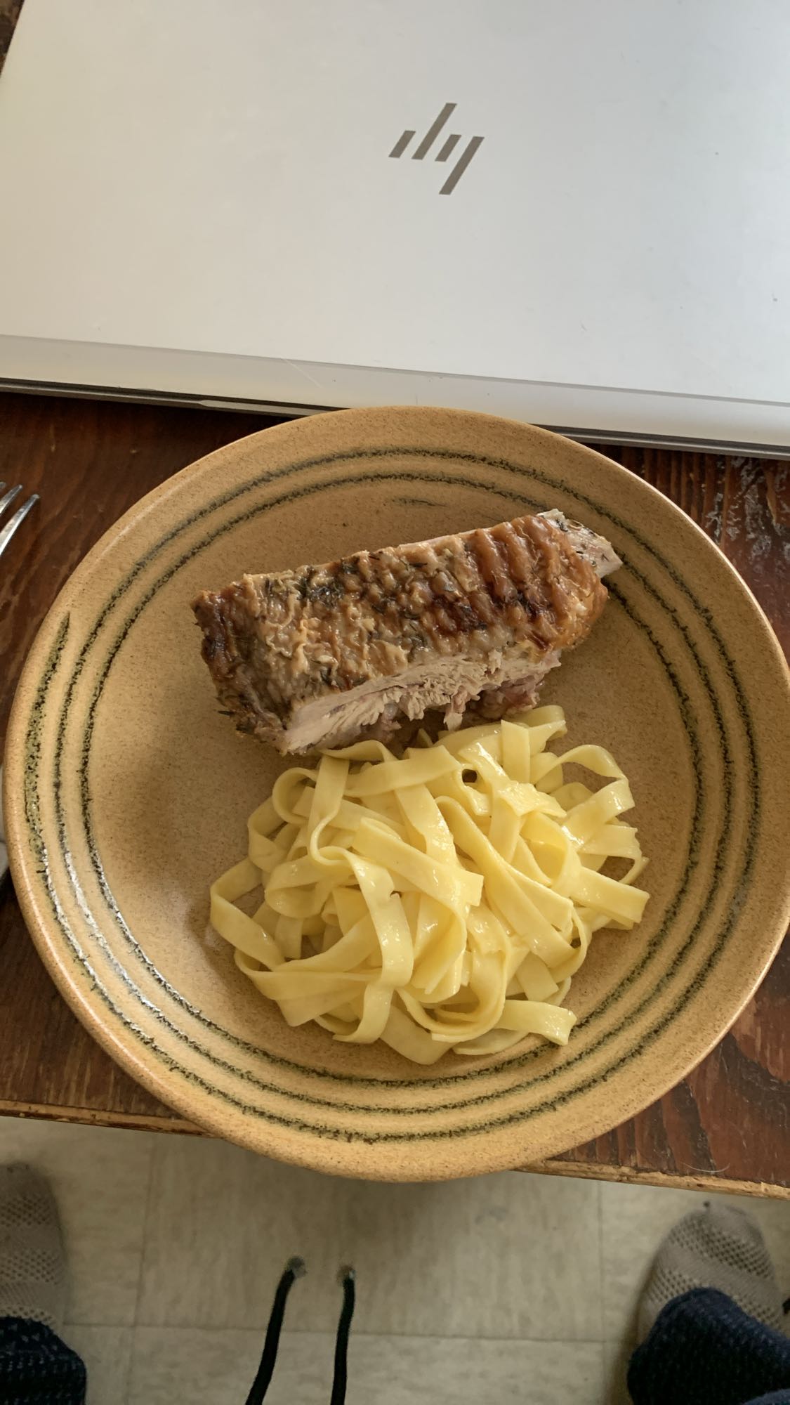 Pâtes et côtelette