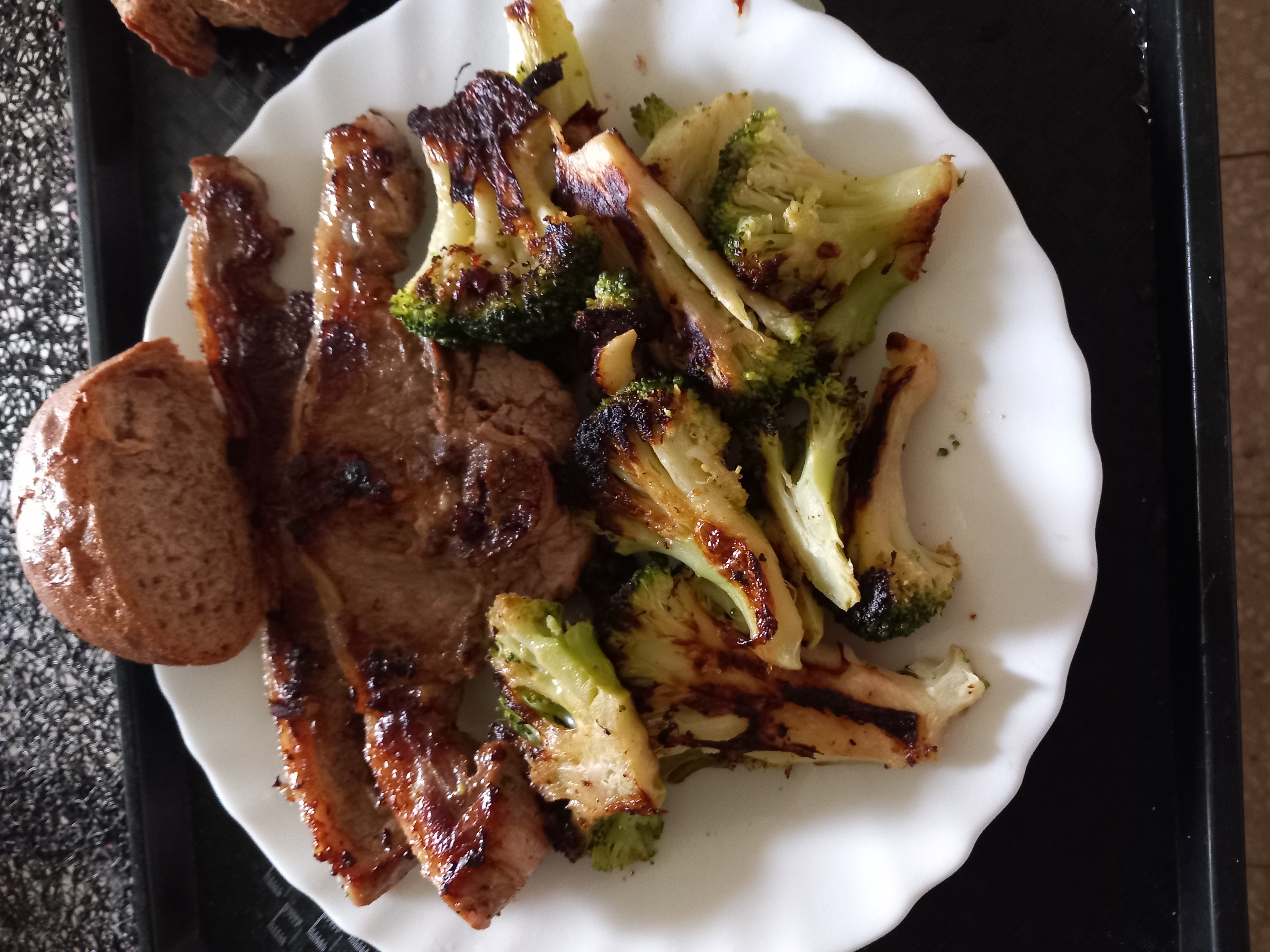 Steak et brocoli grillé