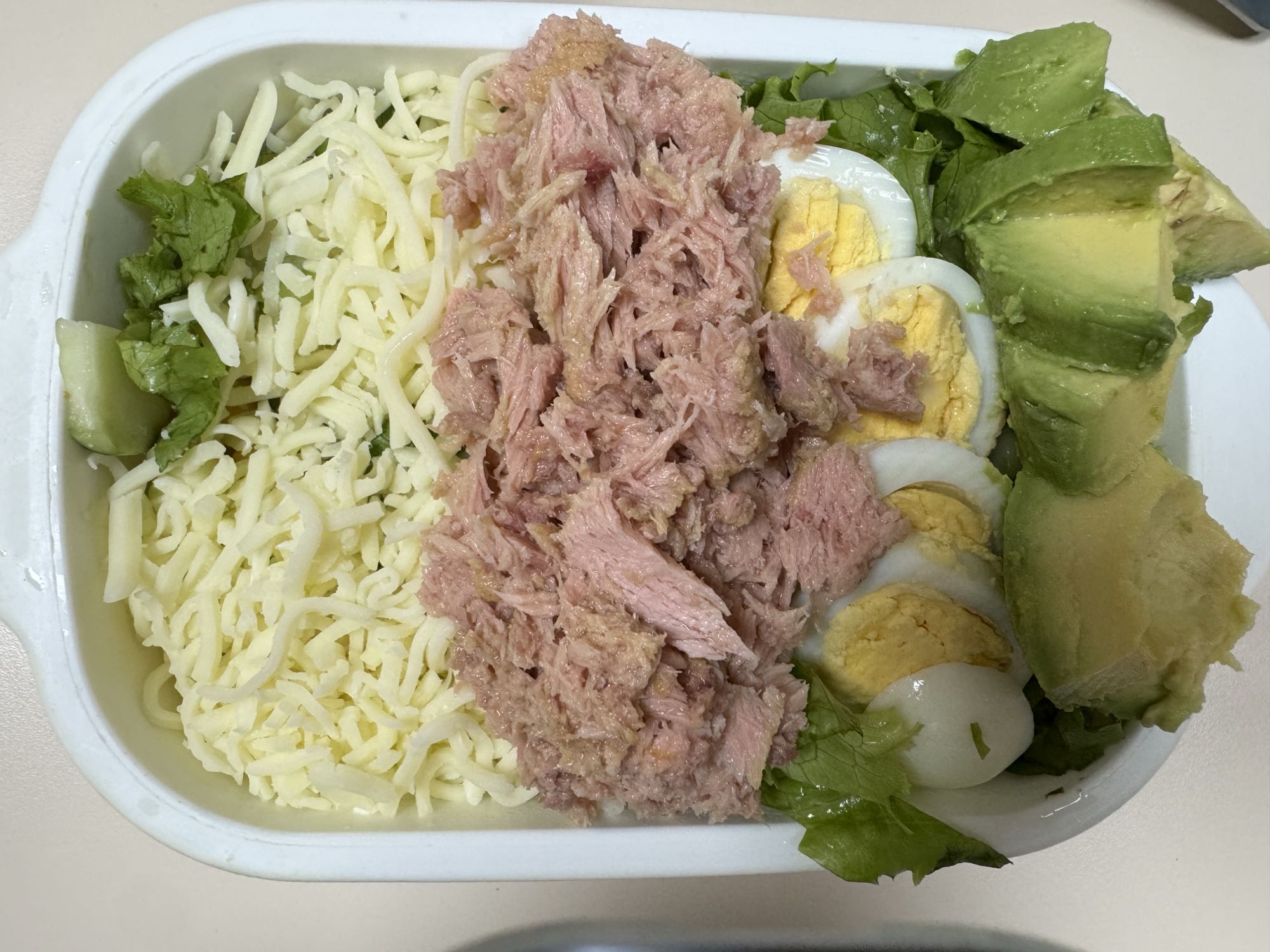 Ensalada de atún y huevo