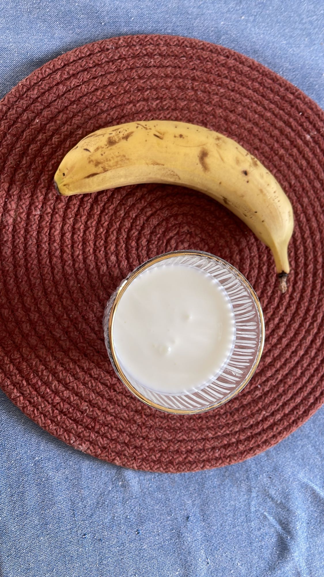 банан с йогуртом